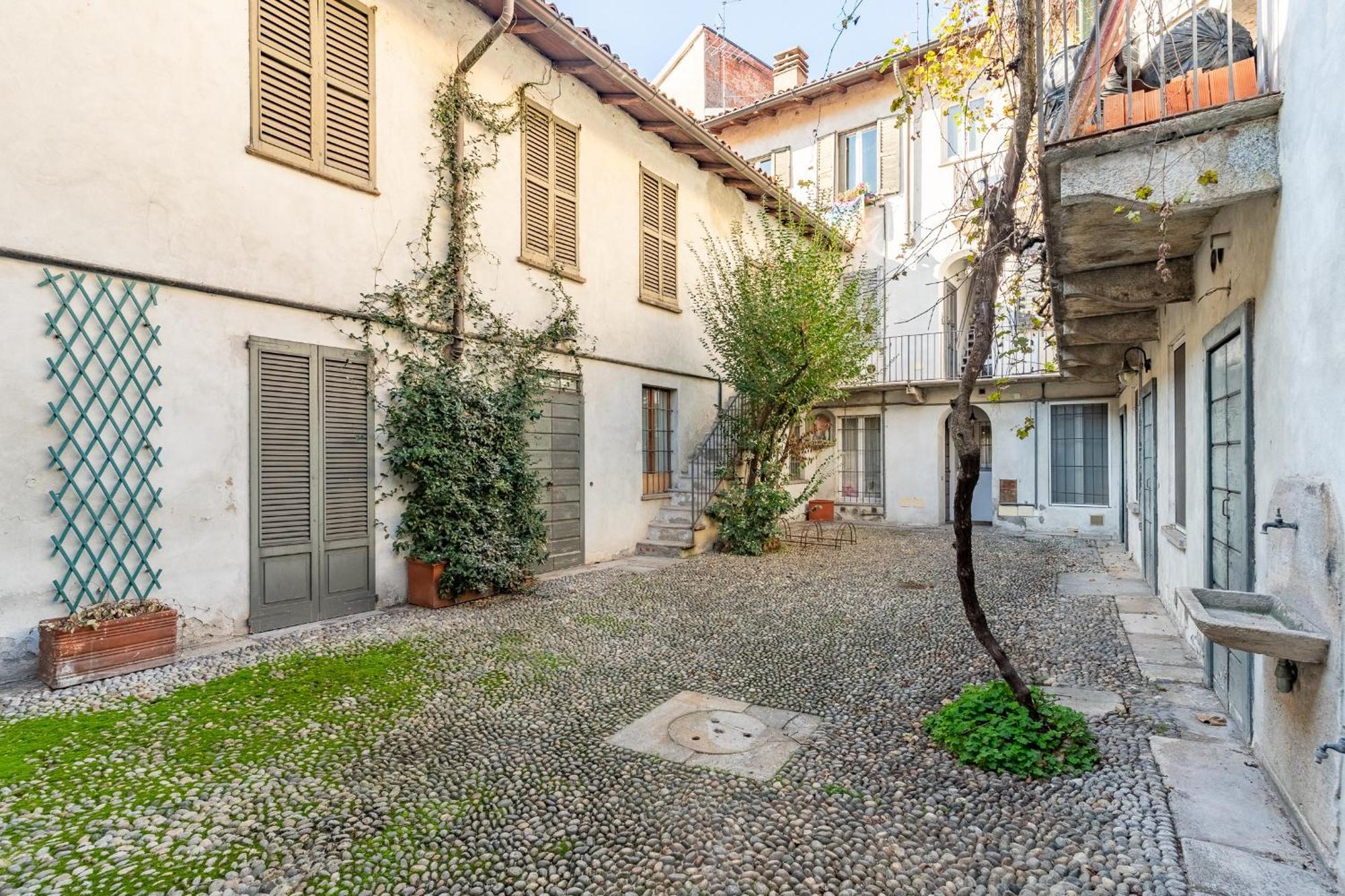 Apartment - Alzaia Naviglio Grande