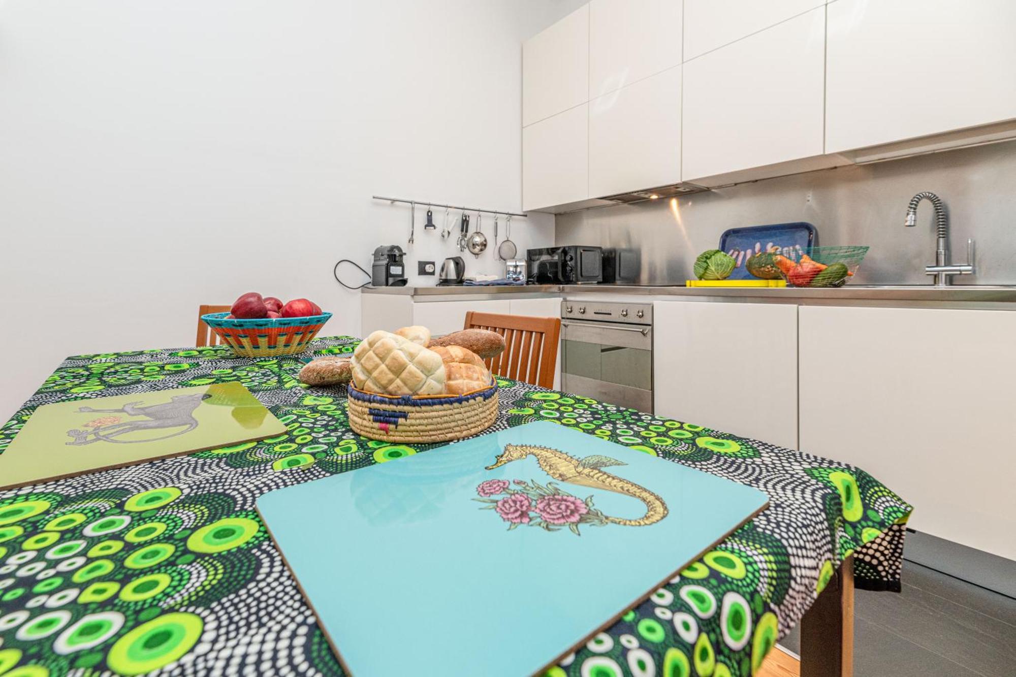 Apartment Quiet House In A Lively Area! *
