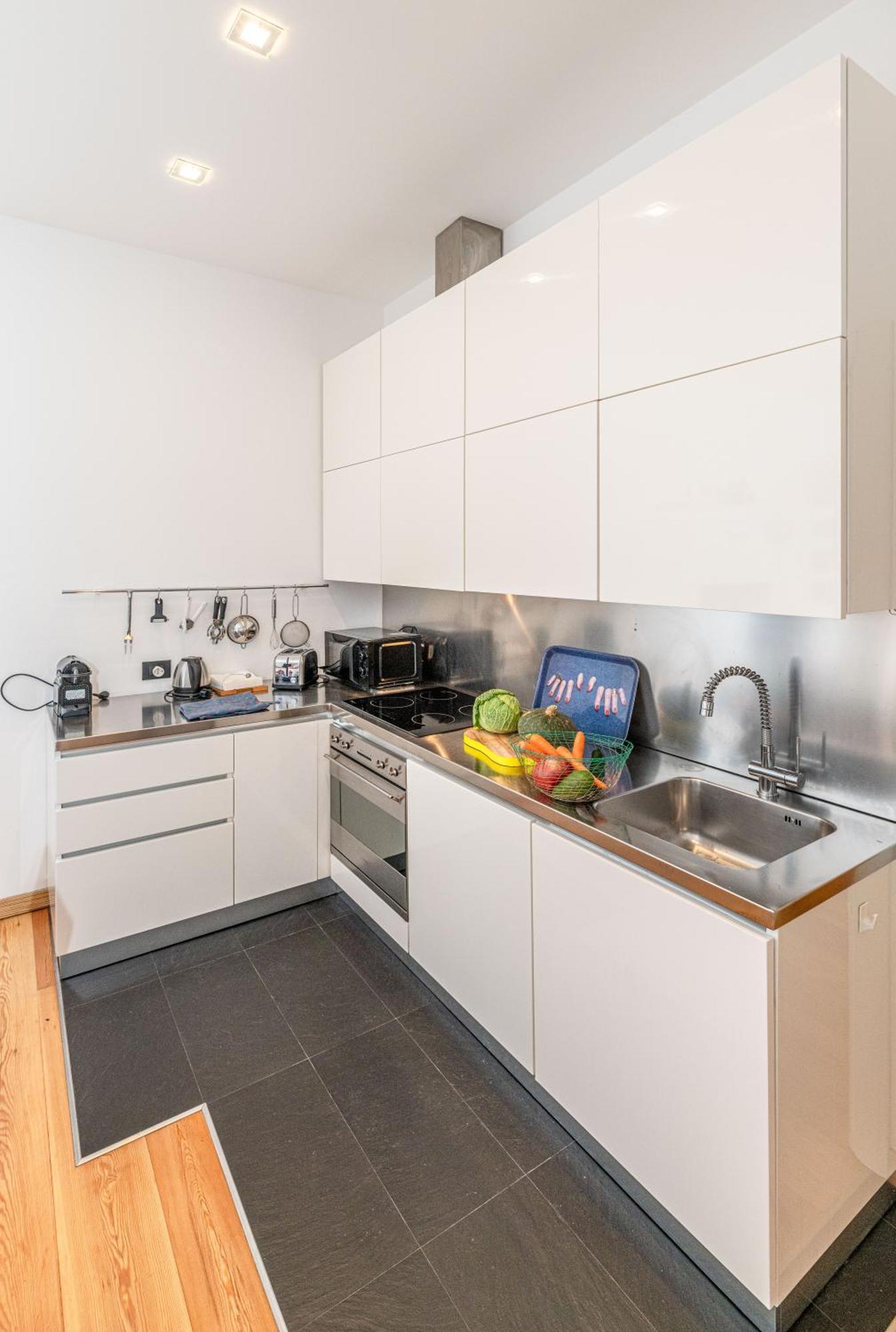 Apartment Quiet House In A Lively Area! *