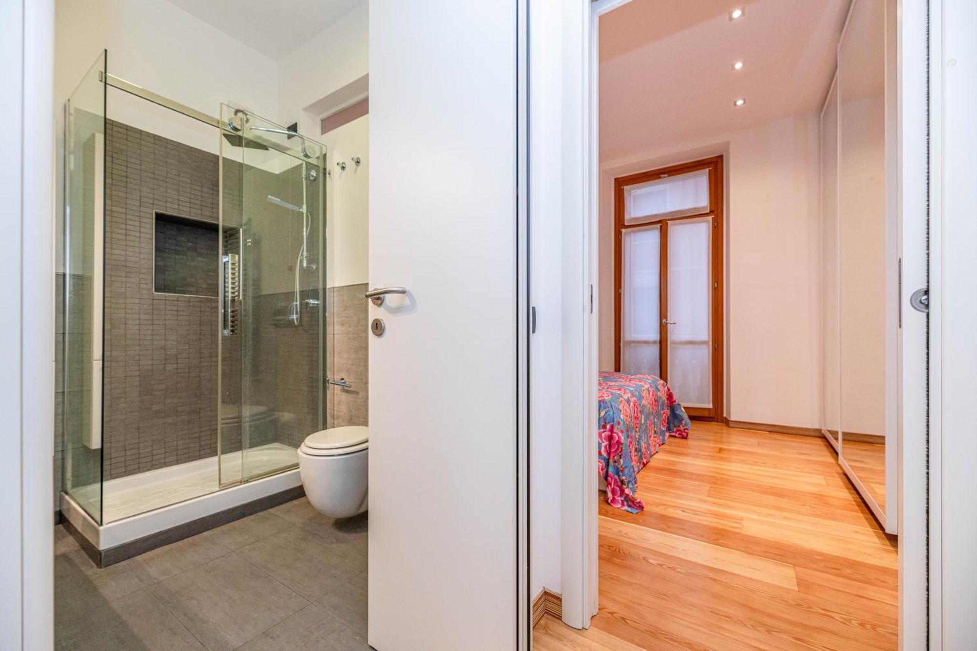 Apartment Quiet House In A Lively Area! *