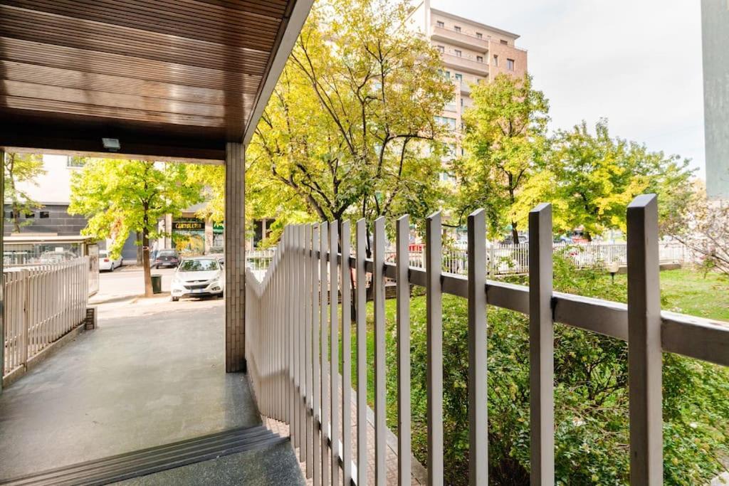 Apartamento Luxury 1 Bedroom Apartment, Close To San Siro, Fiera And 10 Min Metro To Duomo Milão