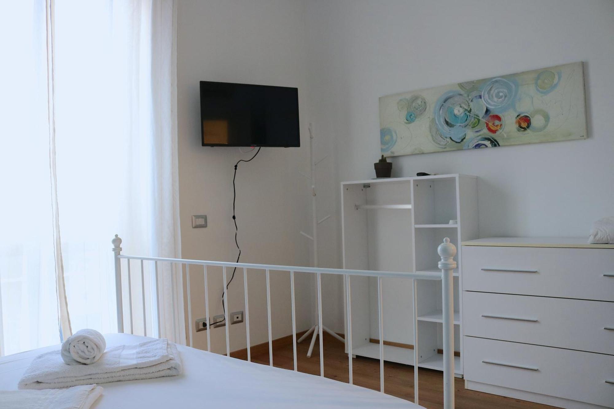 Lovely Navigli With Balcony - Via Carlo Torre Apartment *