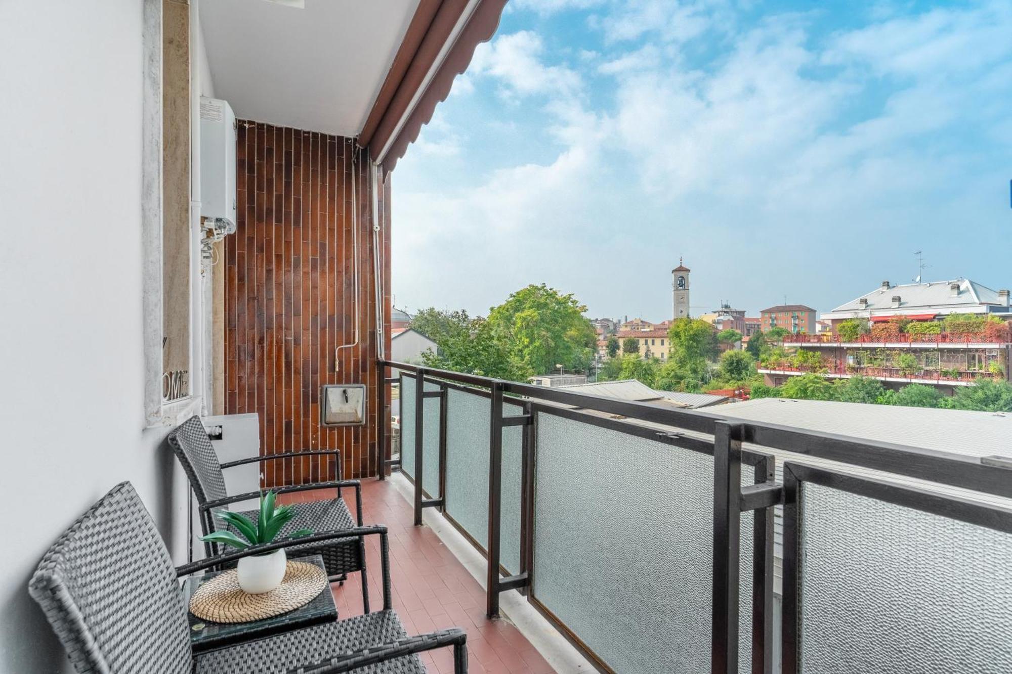 Pa211 -crescenzago- Romantic - Elegant - Large Apartment