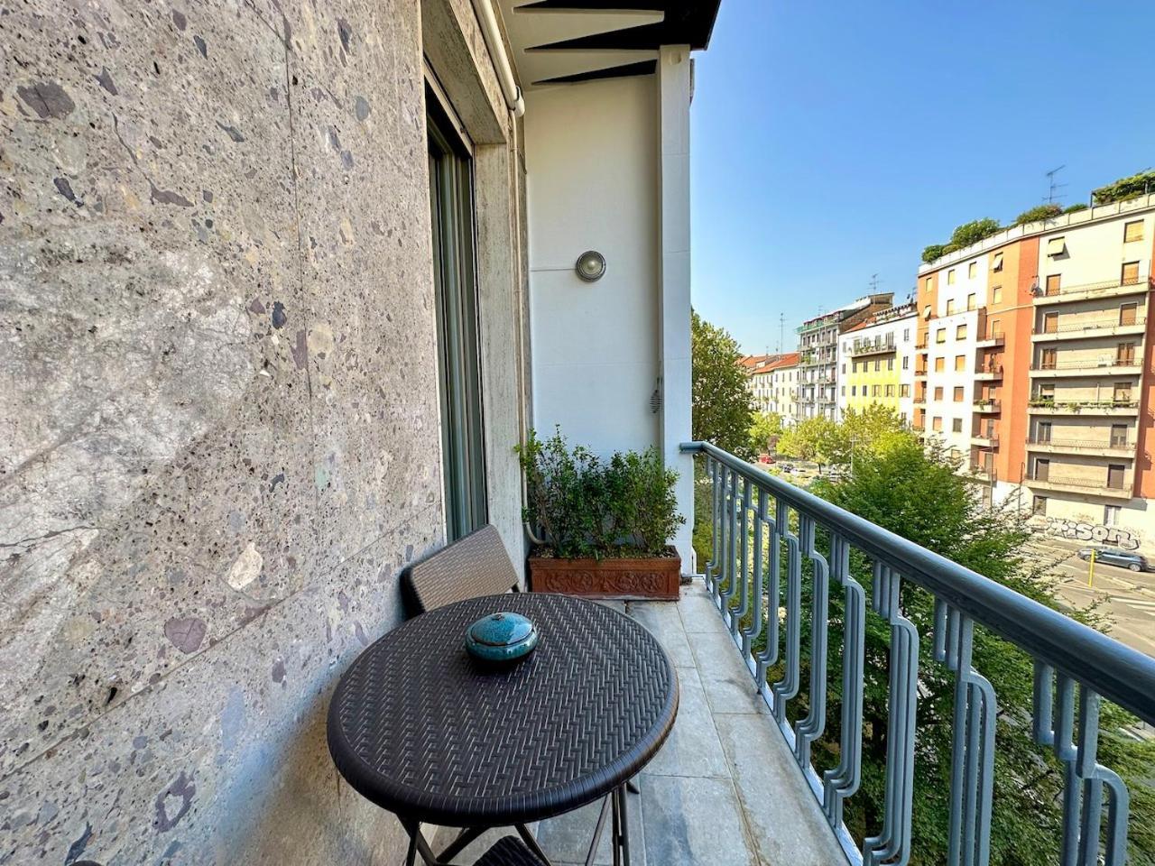 Lux Contemporary Flat - Porta Romana Apartment *