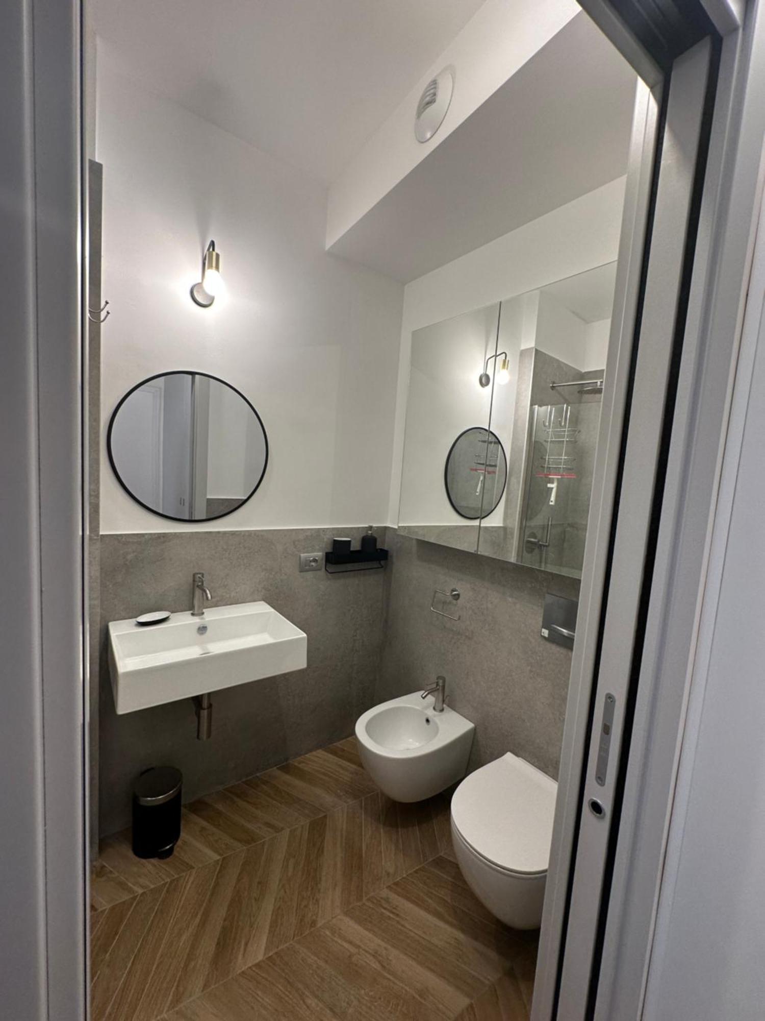 Place - Piazza V Giornate In The Center- Wifi - Netflix Apartment *