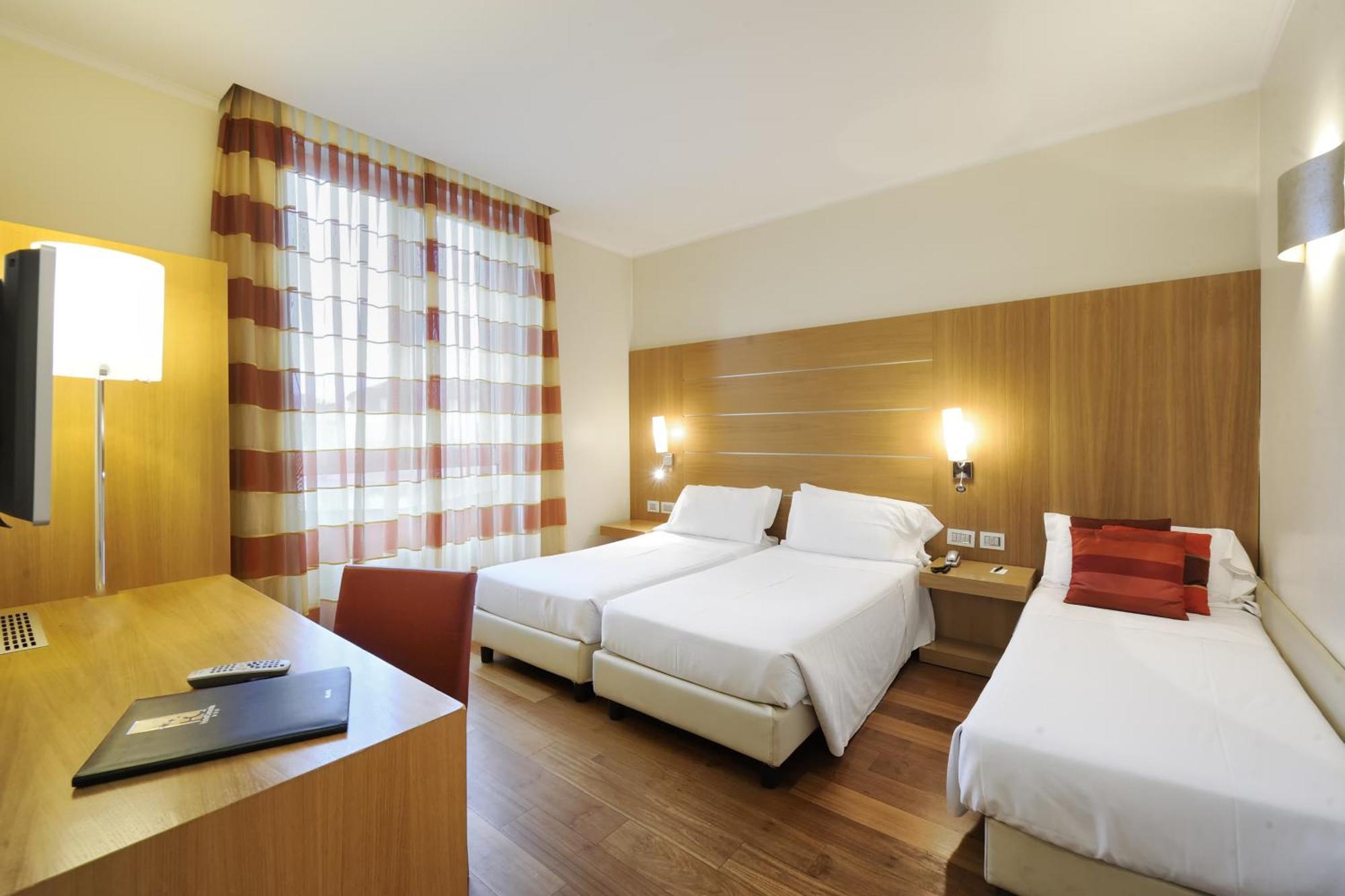 Hotel Canada 3*