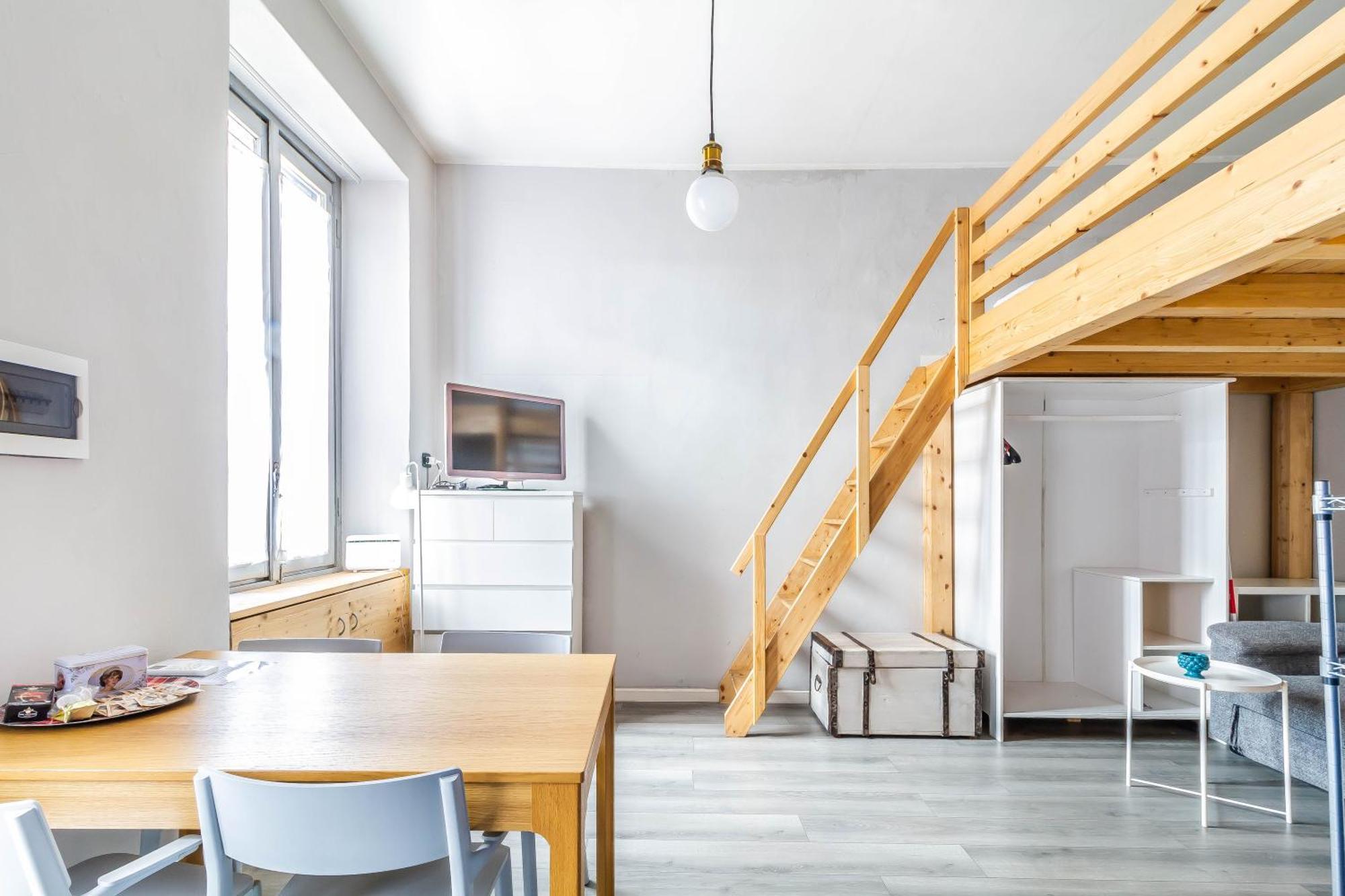 Domusmi Leoncavallo-43 Apartment