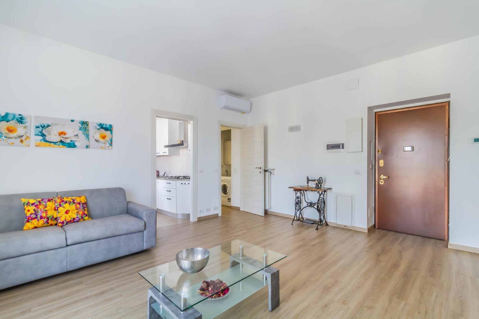 Domusmi Benedetto Marcello-28 Apartment