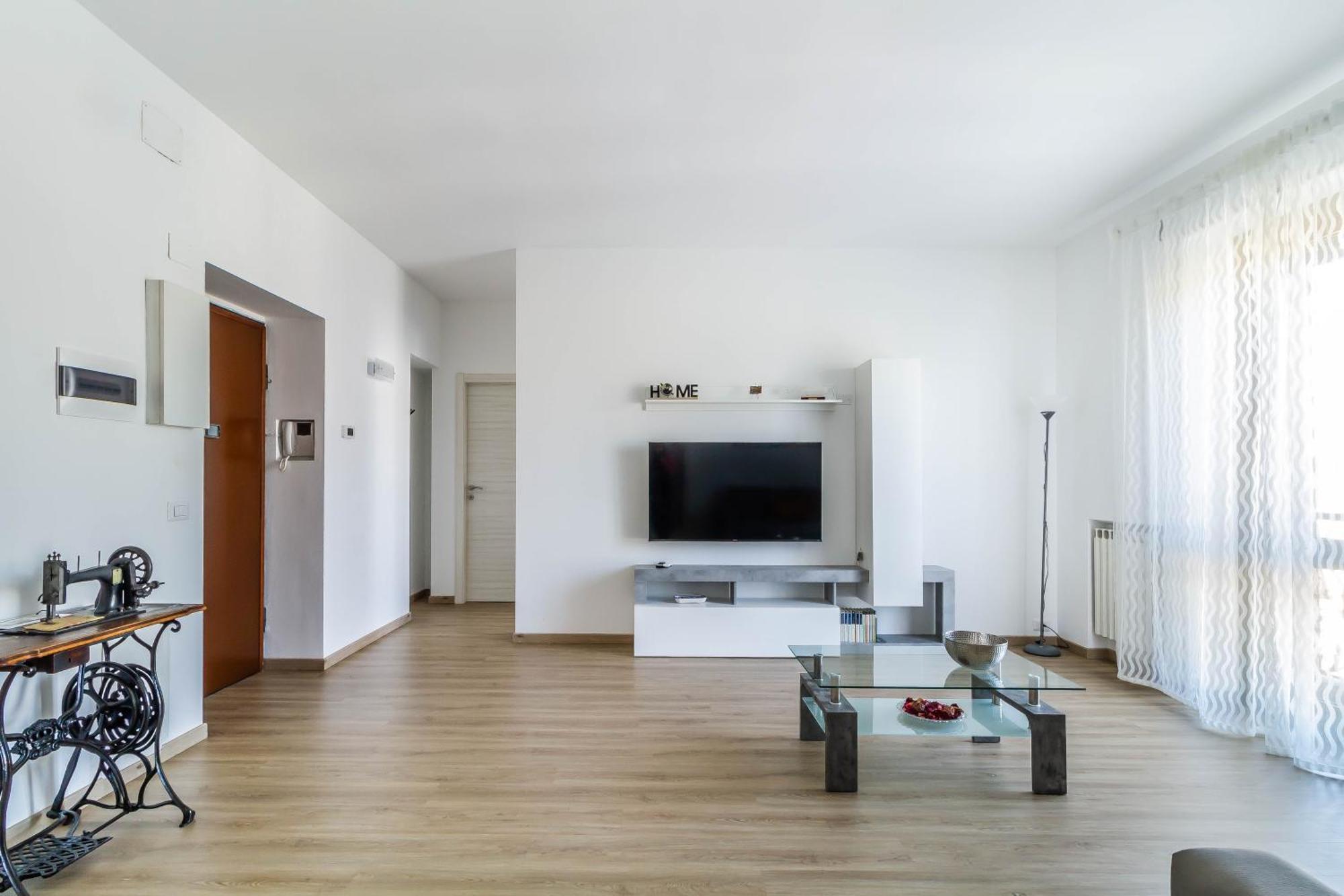 Domusmi Benedetto Marcello-28 Apartment *