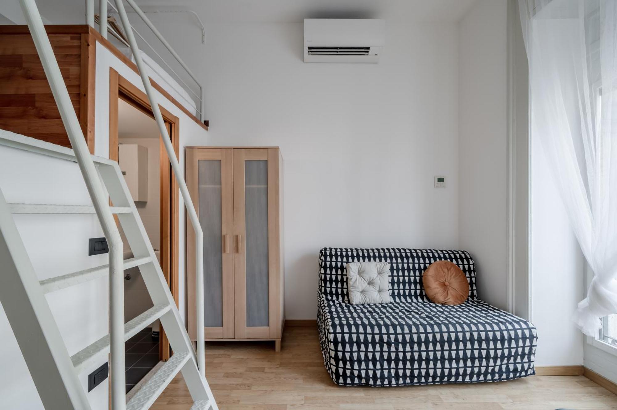 Magenta Long Let Apts Milan