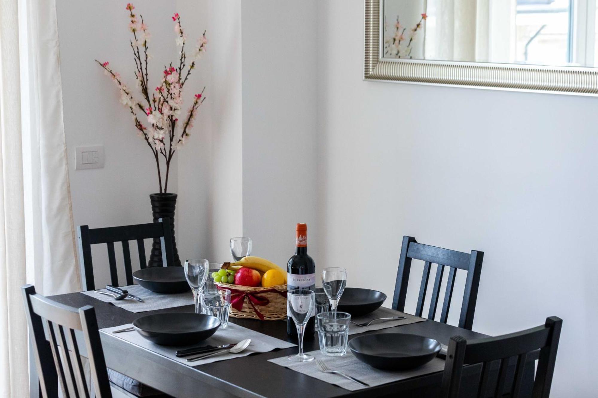 Luxury In Quadrilatero Della Moda - Brera Moscova Duomo Apartment *