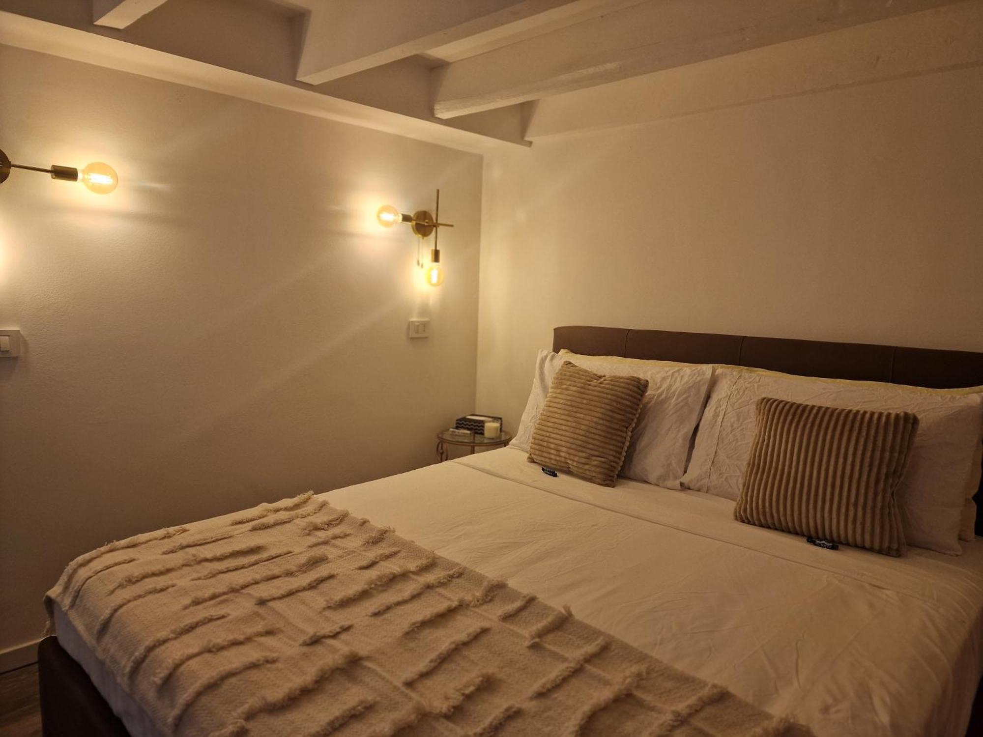 Apartment Regina In Porta Romana 3 - Sky Tv, Wifi & Breakfast Box Milan