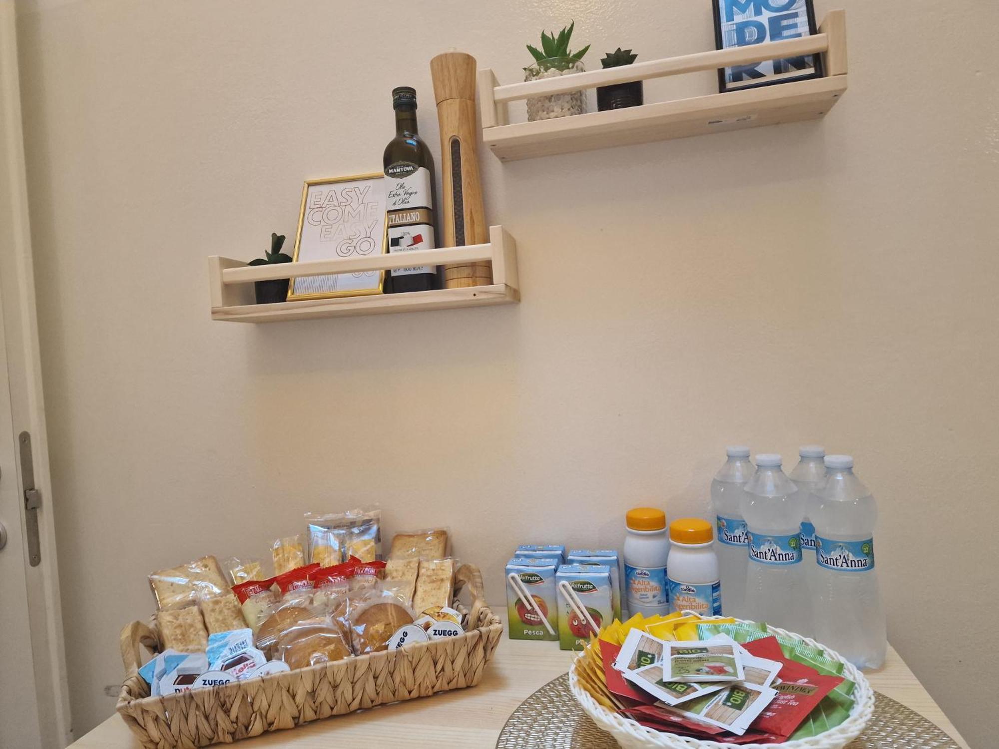 Regina In Porta Romana 3 - Sky Tv, Wifi & Breakfast Box