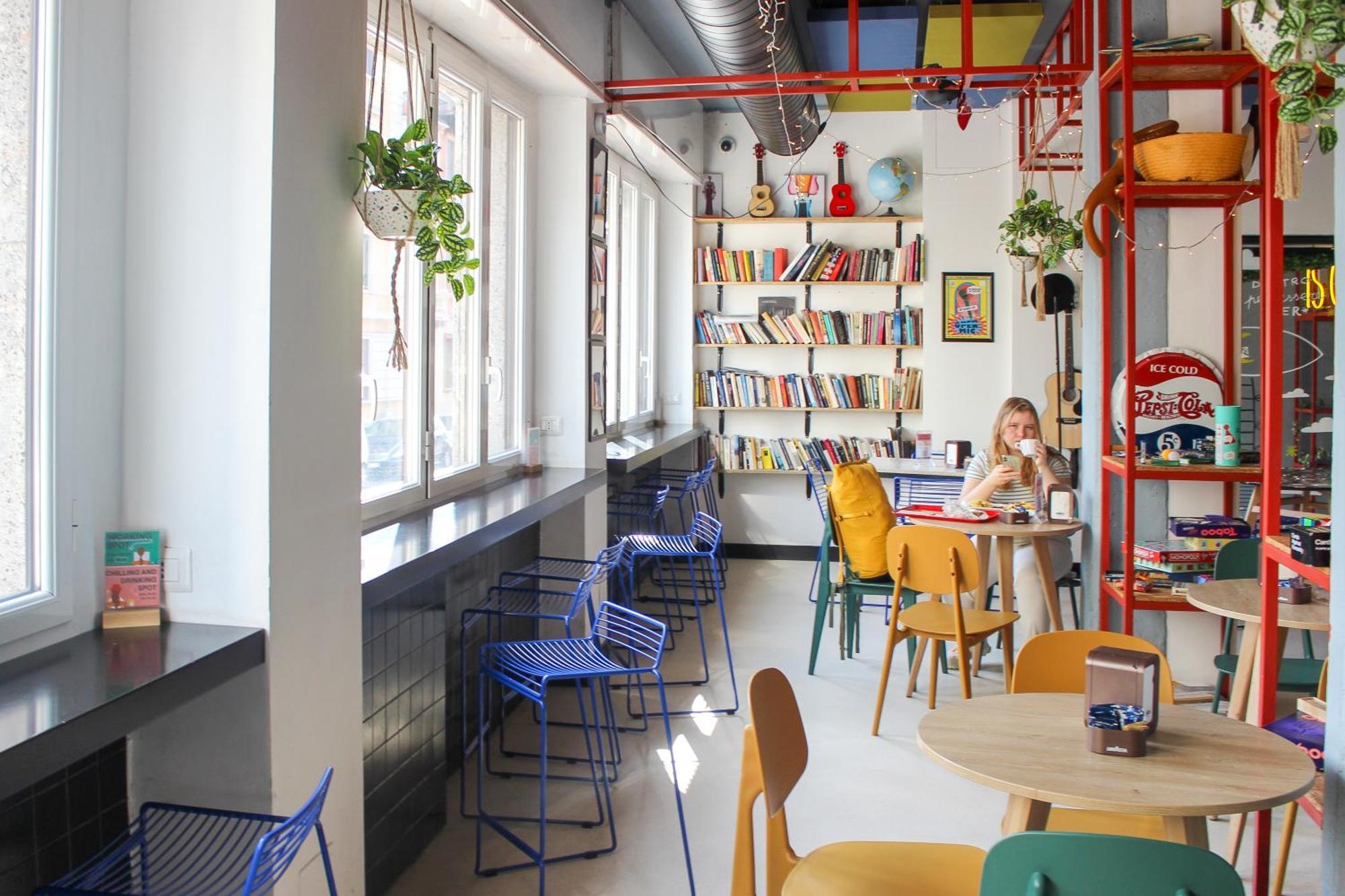 Yellowsquare Hostel