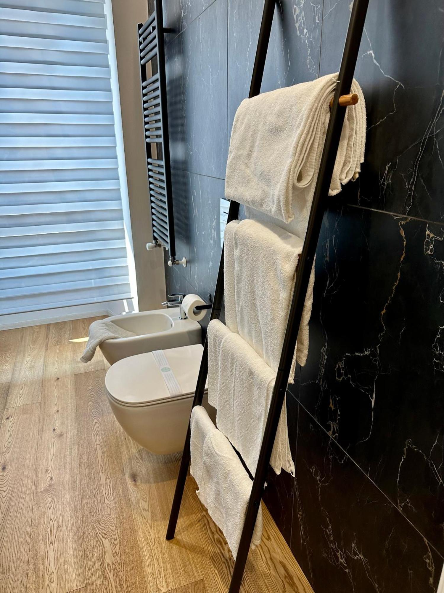 Apartment Lr Deluxe - Fondazione Prada - Metro M3 *