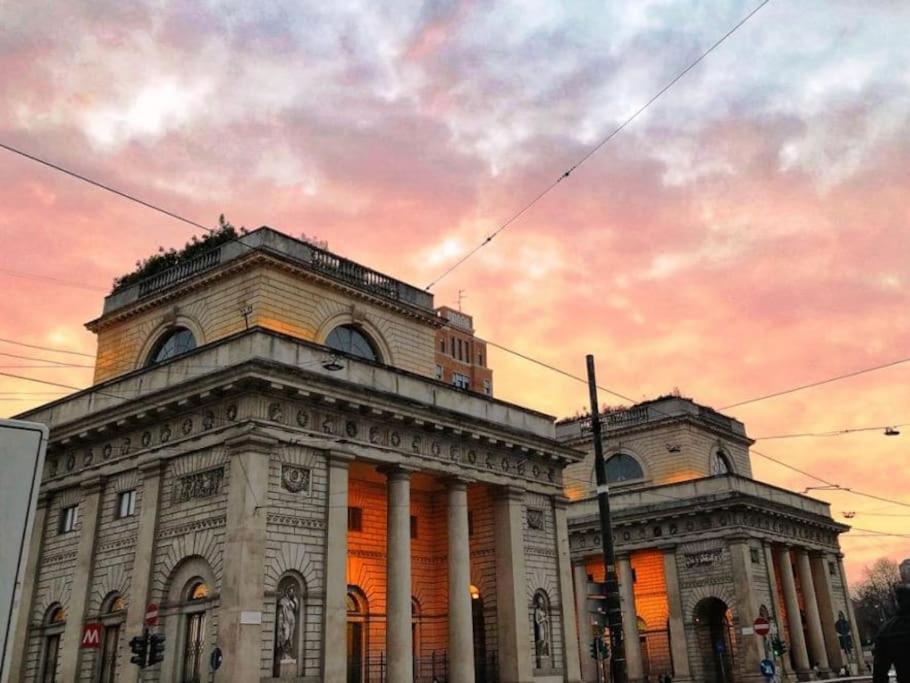 Charming & Bright In The Heart Of - Balcony Milan