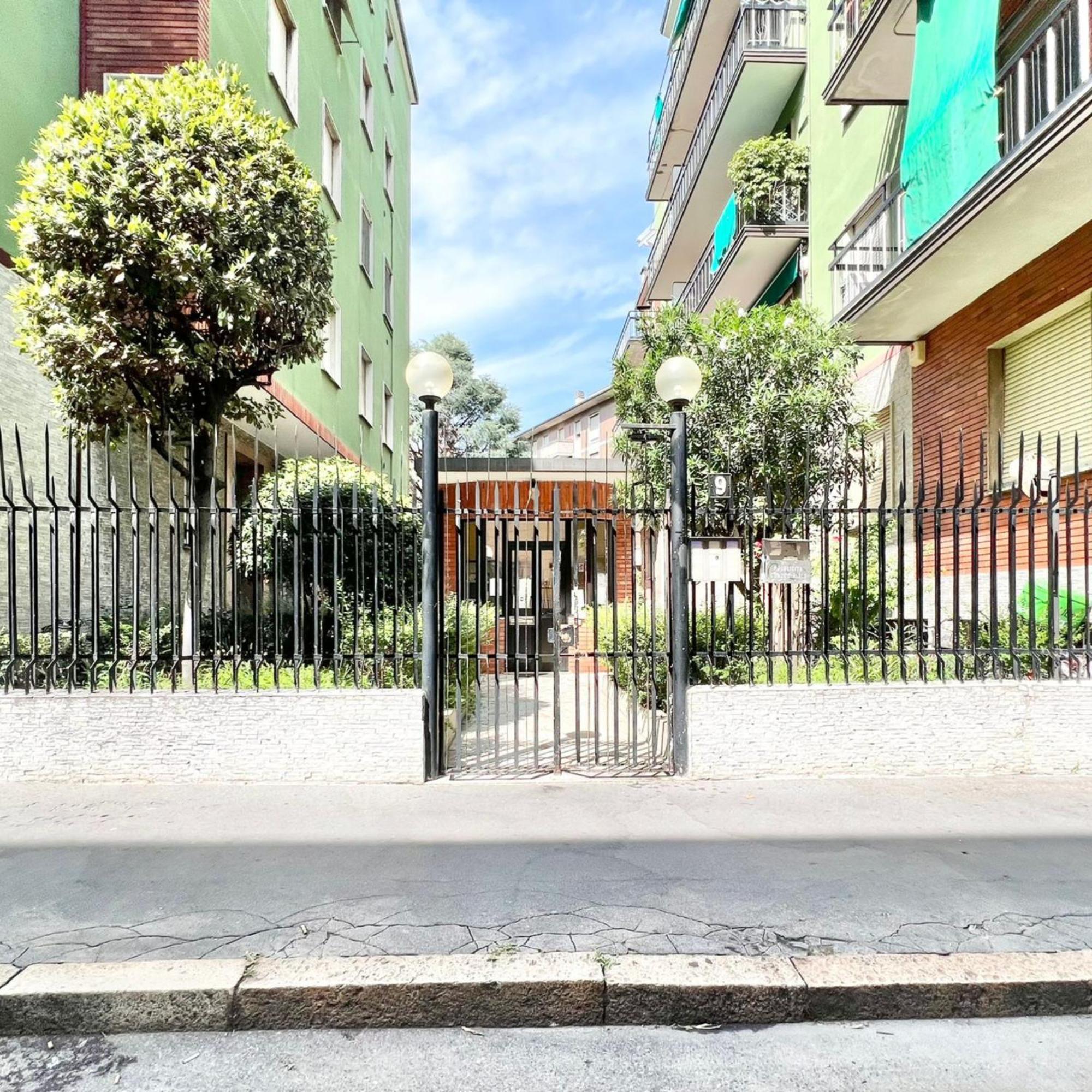 Apartment Tiny Loft-near Station, Easy Duomo And Stadio San Siro