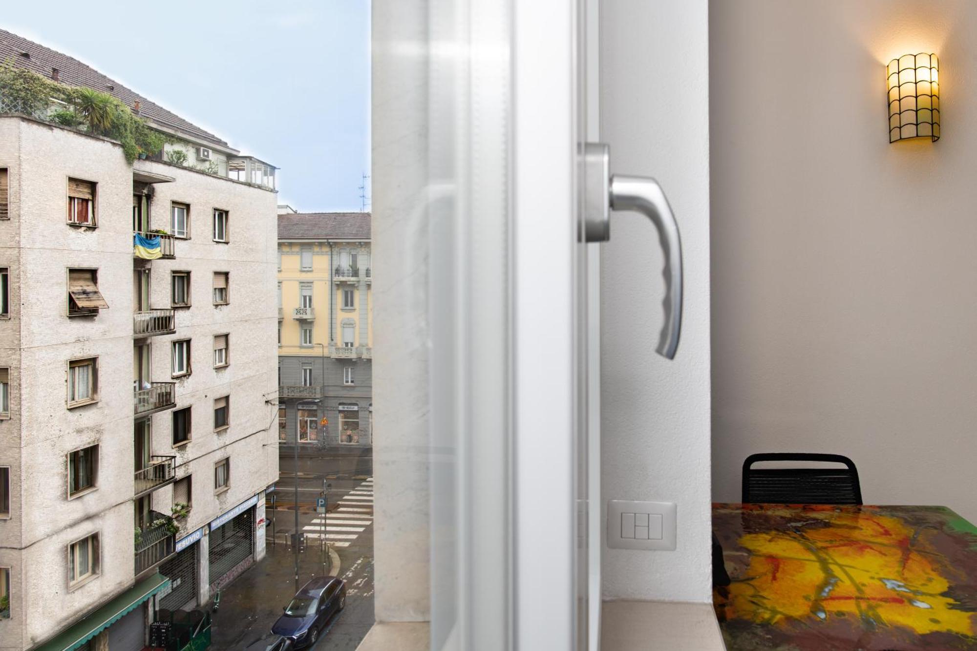 Luxury Cozy By Station - Cafe Apartment Mailand