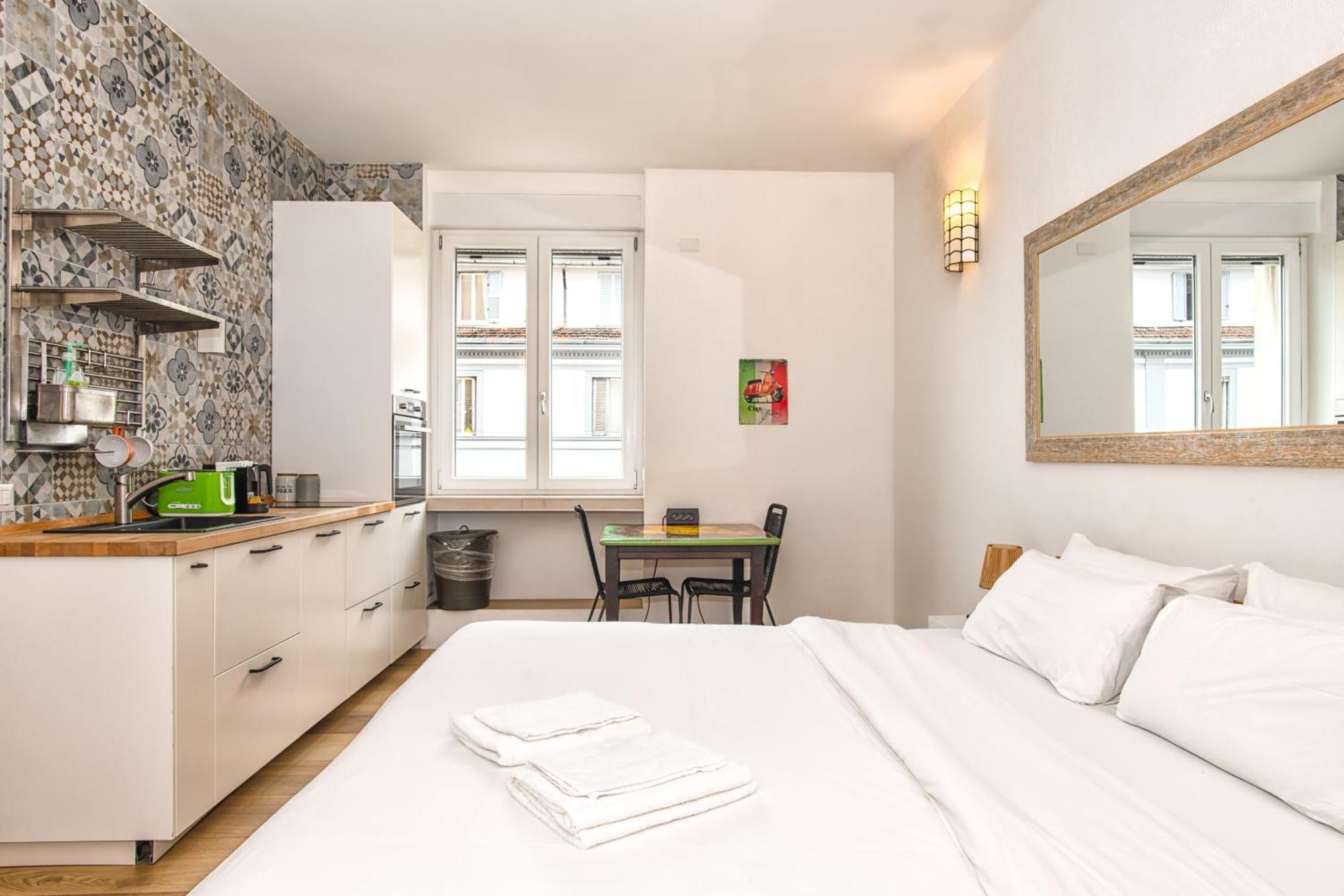 Luxury Cozy By Station - Cafe Apartment