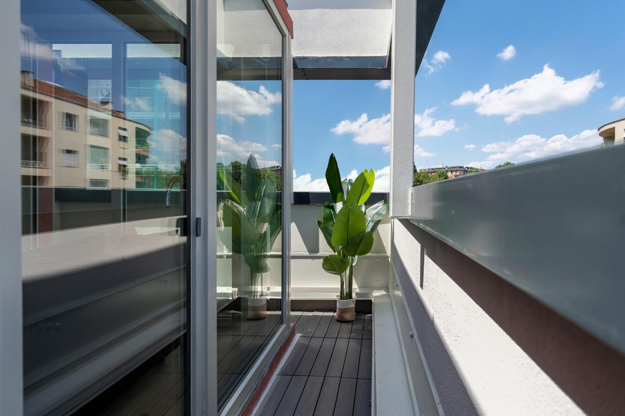 Rooftop Design Con Terrazzo - Duomo-porta Romana Apartment