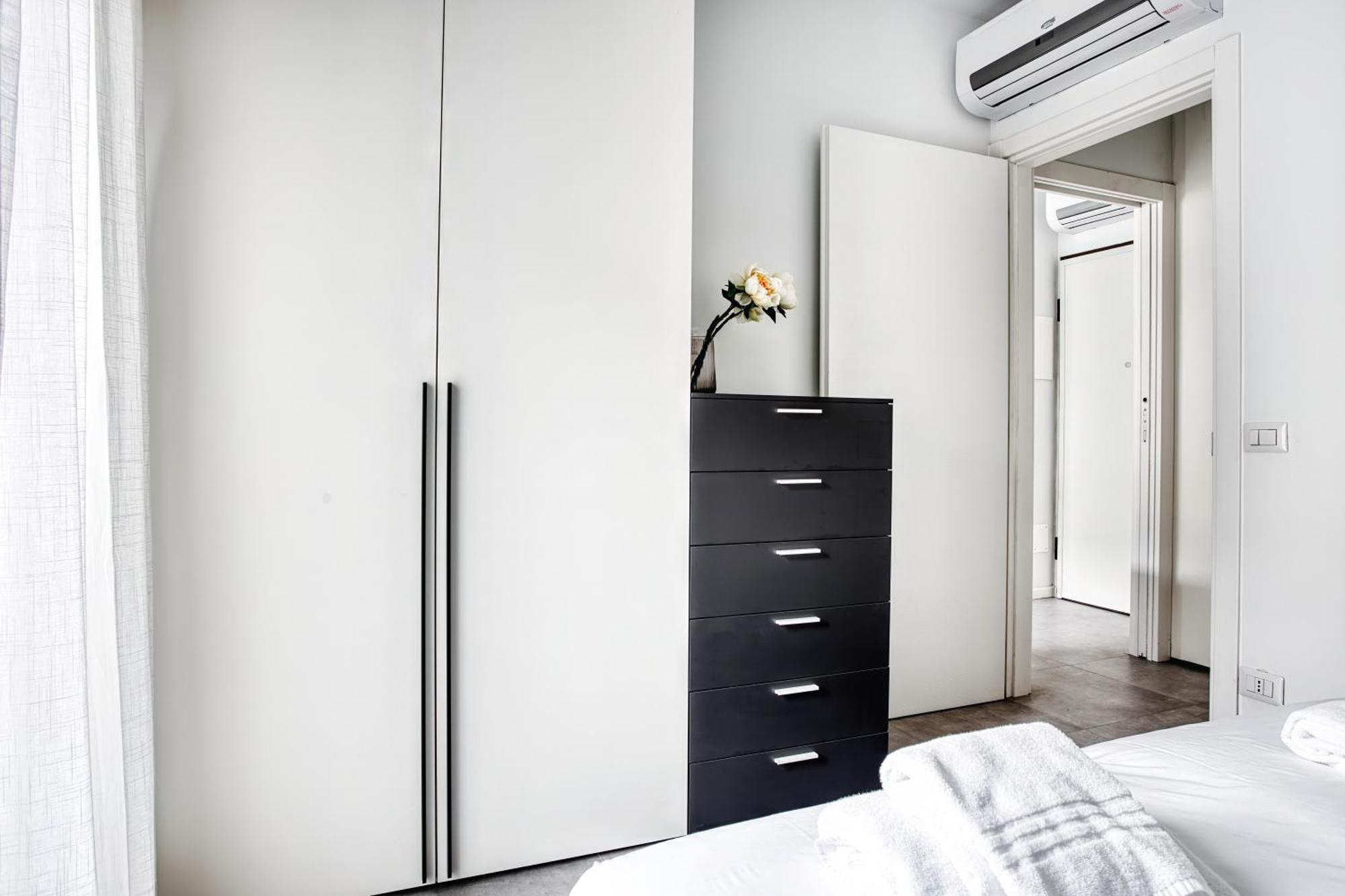 Sleek Abode In Maciachini *