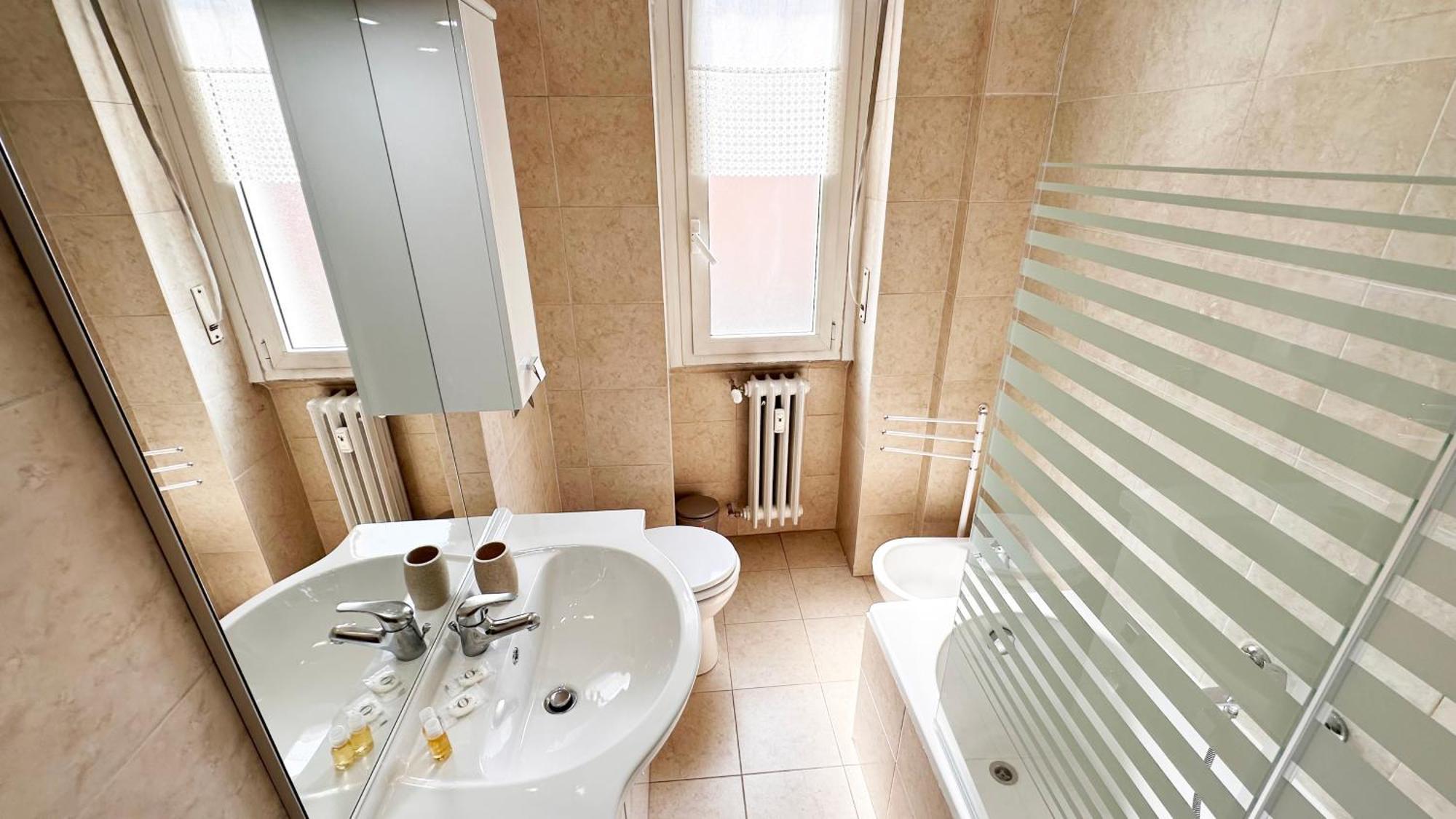 Apartment Ihost - Bergamo 12 *