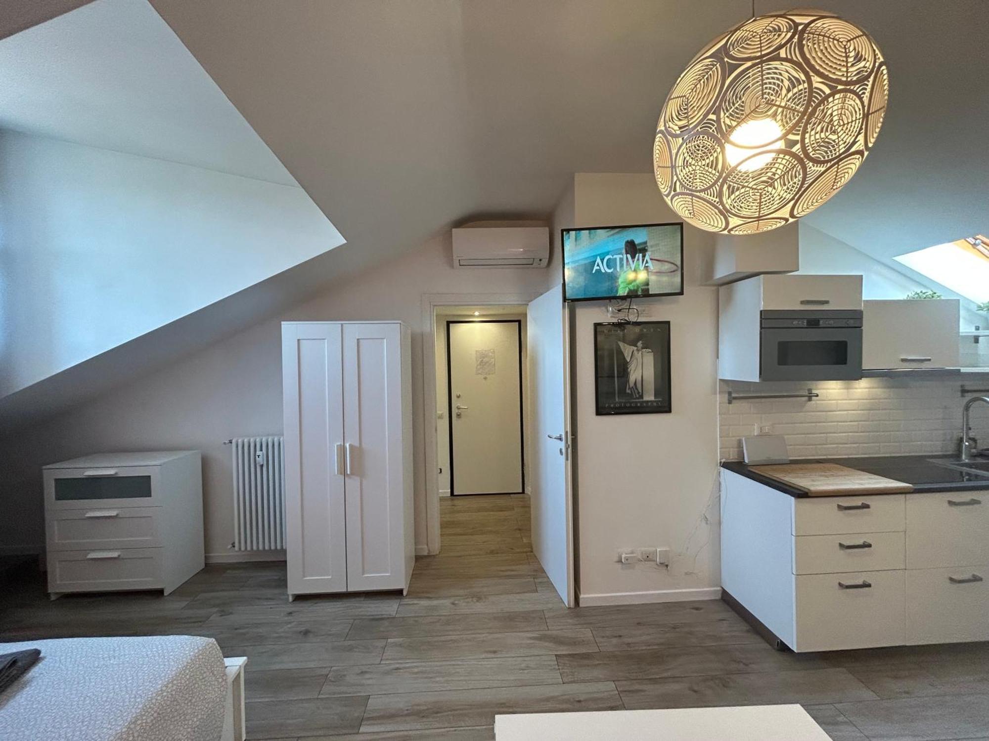 Apartamento Mansarda Open Space Vicino Zona Isola Milão