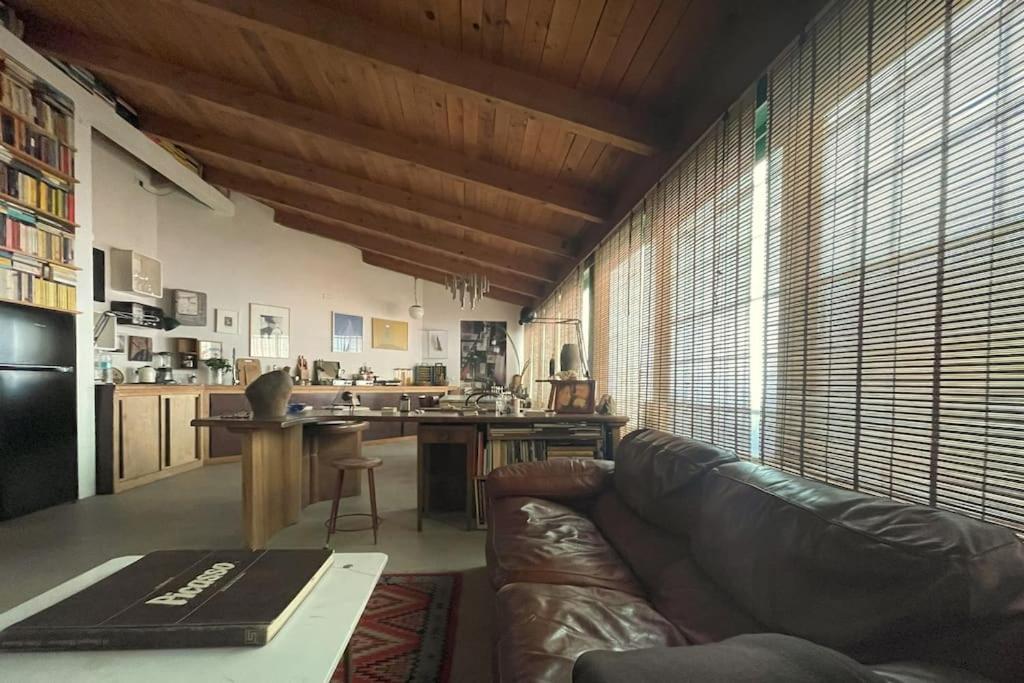 Charming Loft For Art Lovers