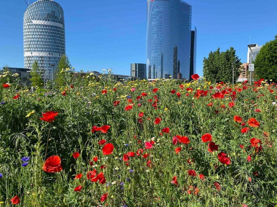 A Due Passi Dal Bosco Verticale Milão