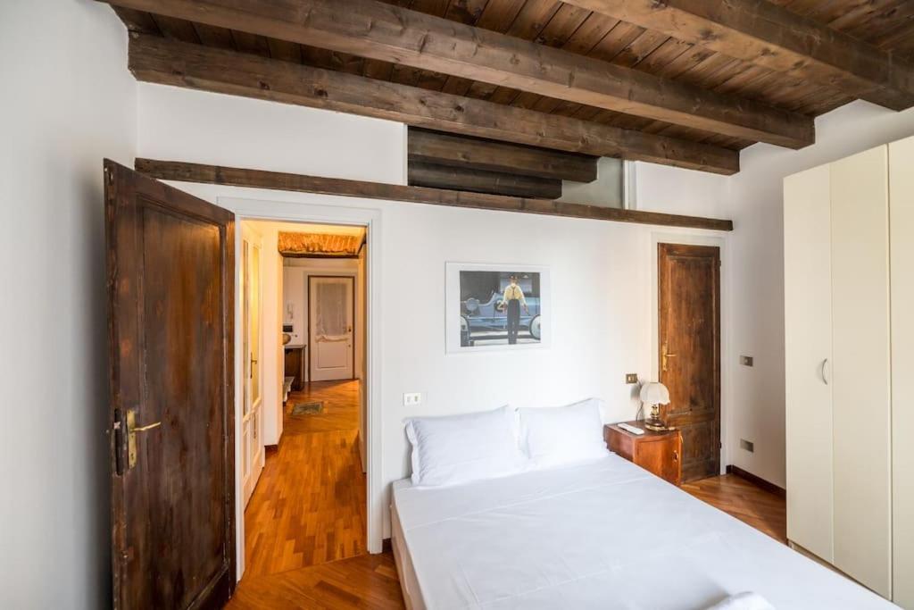 Wonderful Two Floors Apartment Mailand