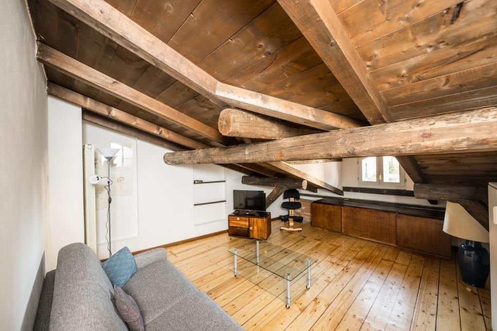 Wonderful Two Floors Apartment Mailand