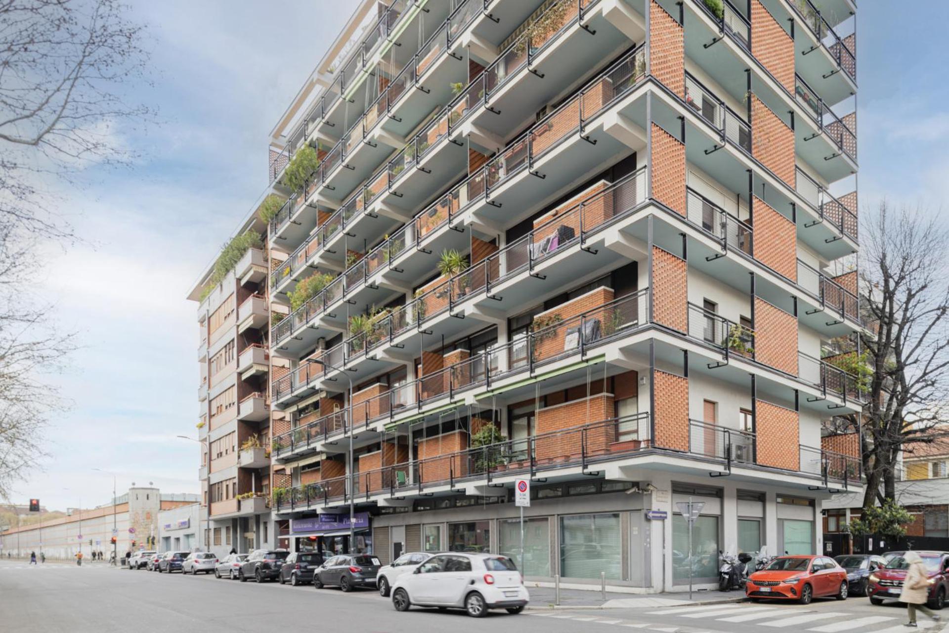 Easylife - Stile Ed Eleganza In Sant'agostino Milão