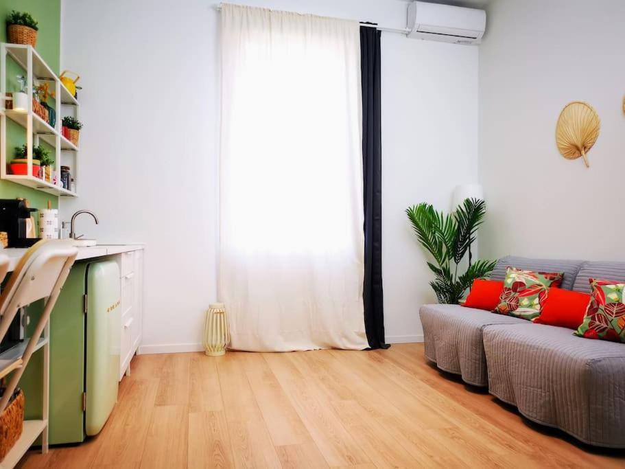 Sunny Flat 50 Meters From The Metro * Mailand
