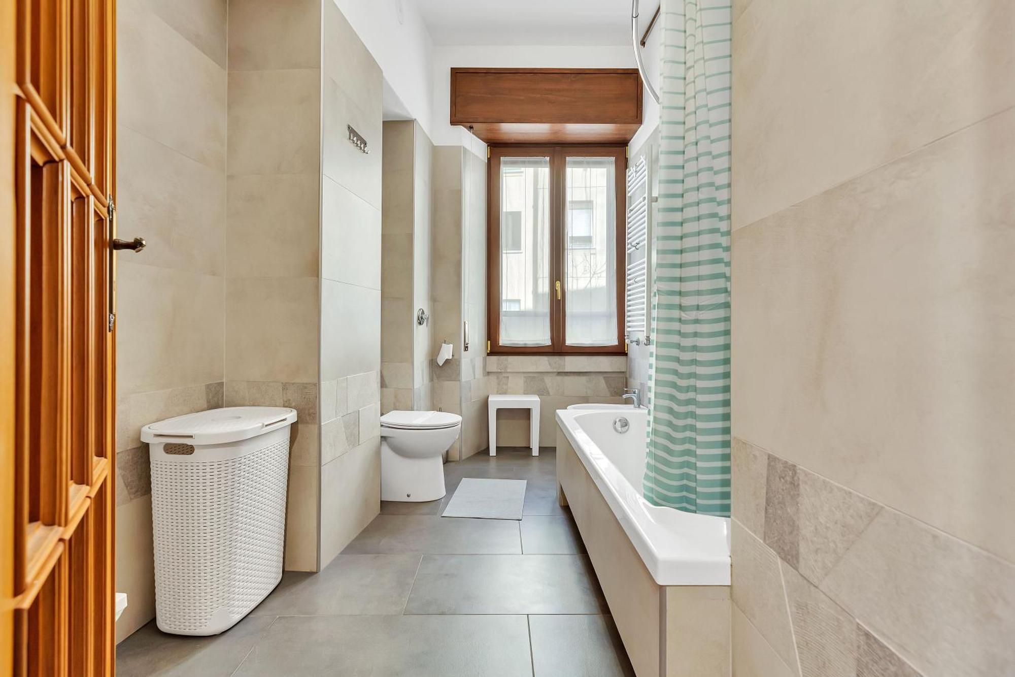 Charming & Bright In The Heart Of - Balcony Apartment Milan
