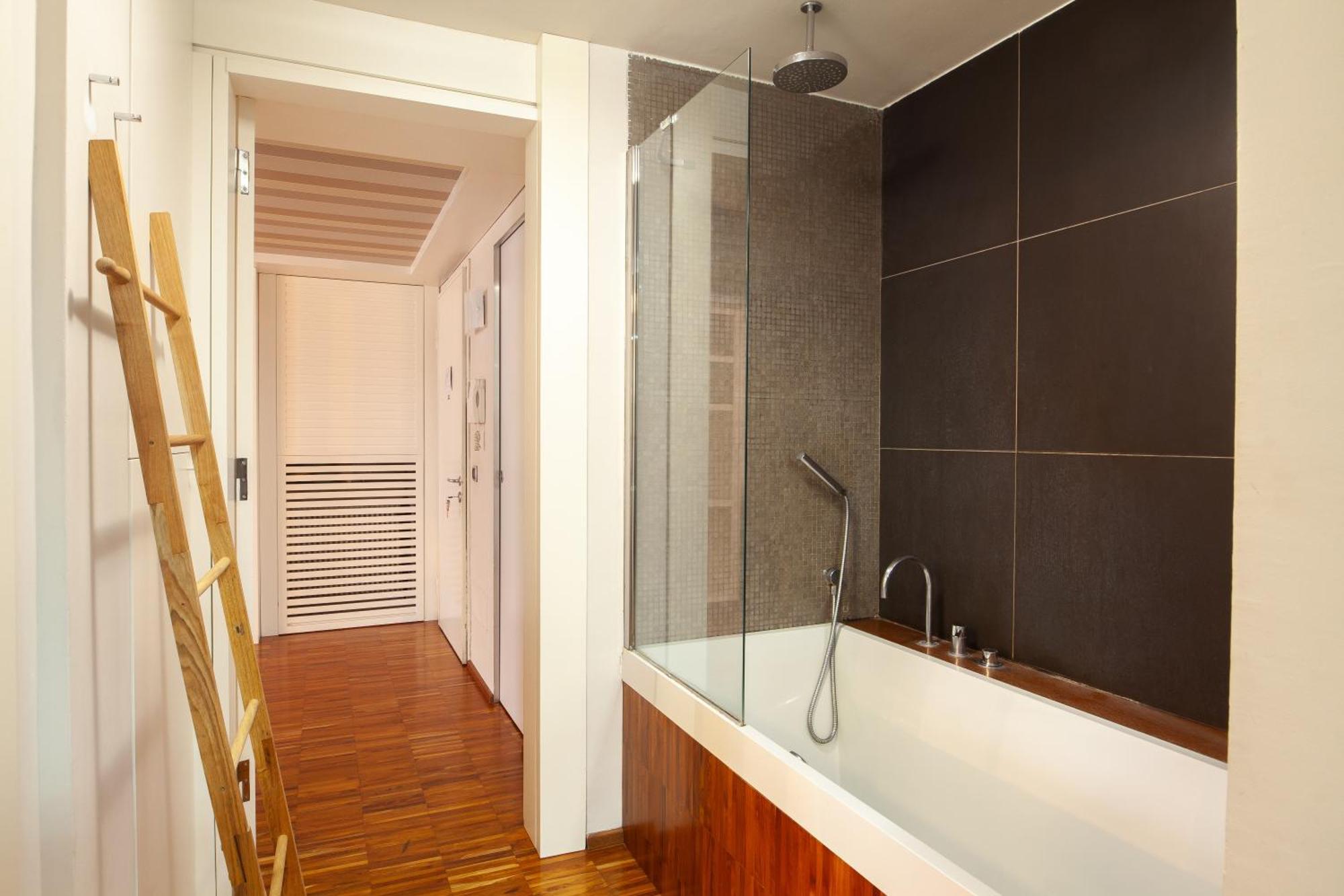 Navigli Design With Balcony Apartment
