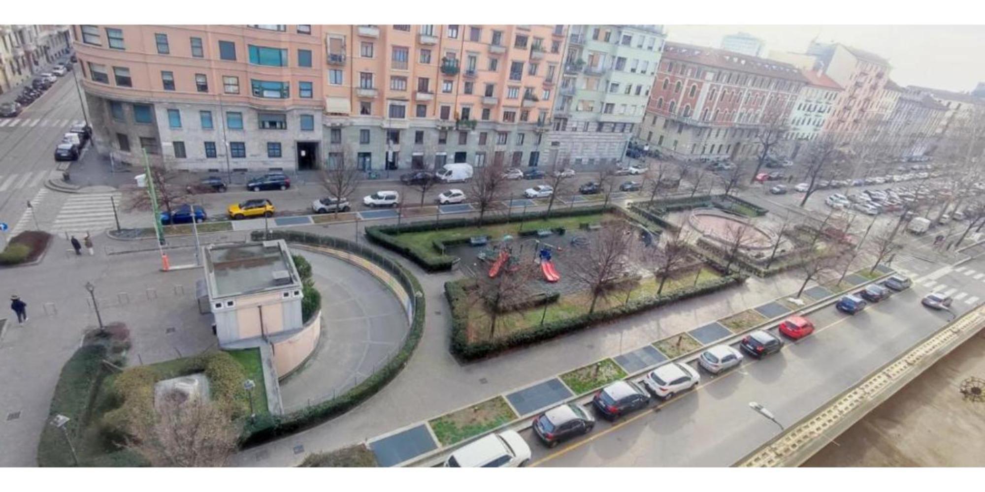 2 Bedroom Gem Near Fast Wi Fi Kademy House Mailand