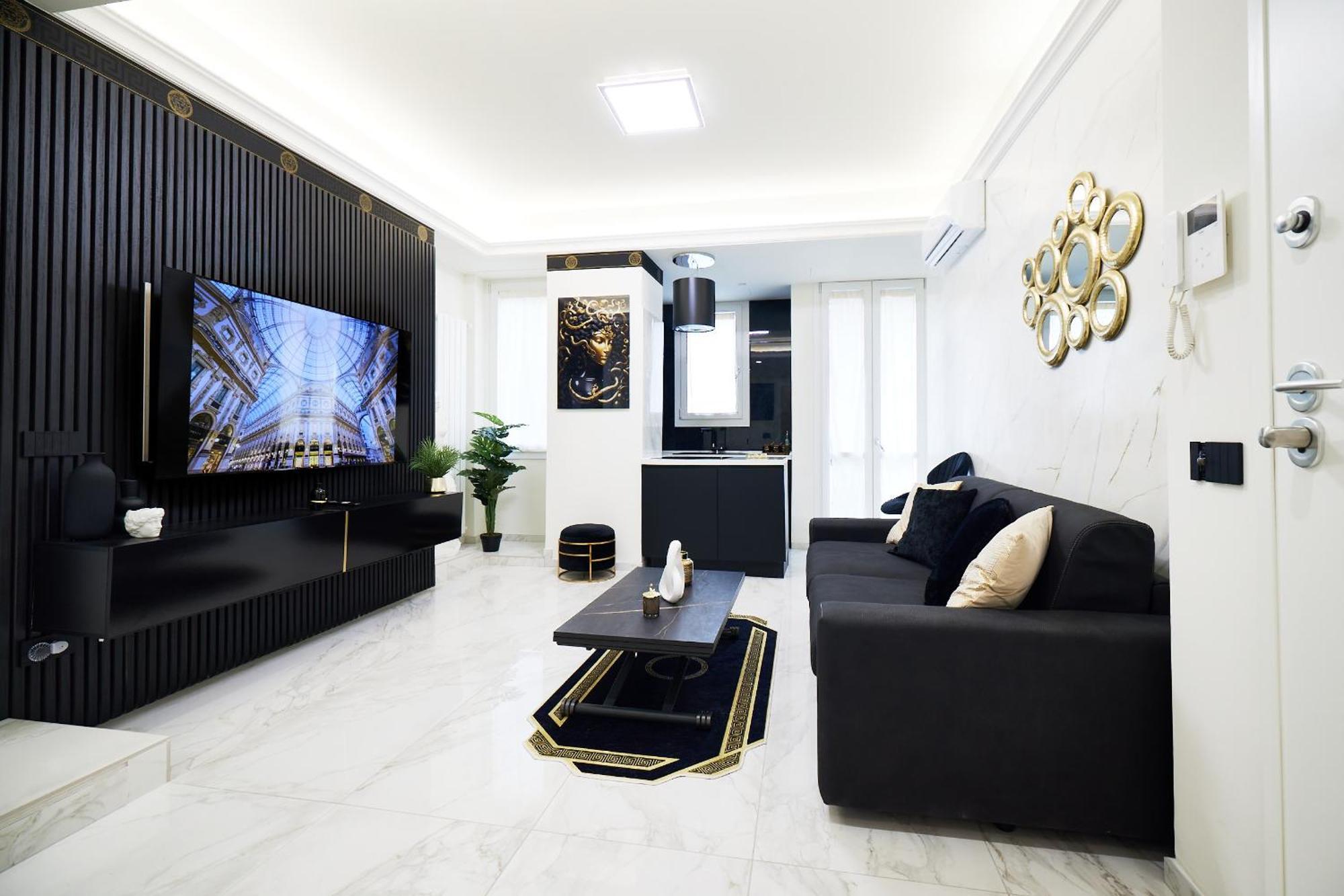 Italian Fashion - Luxurious Marble City Center Apartment