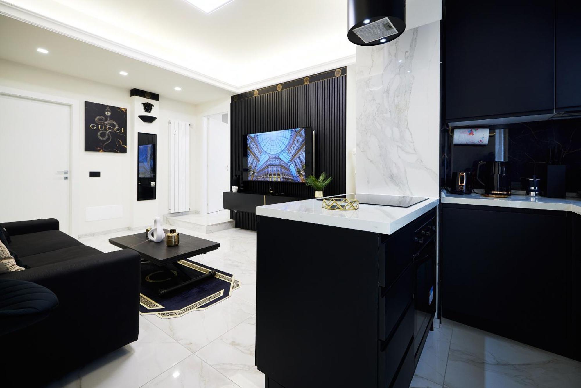 Italian Fashion - Luxurious Marble City Center Apartment