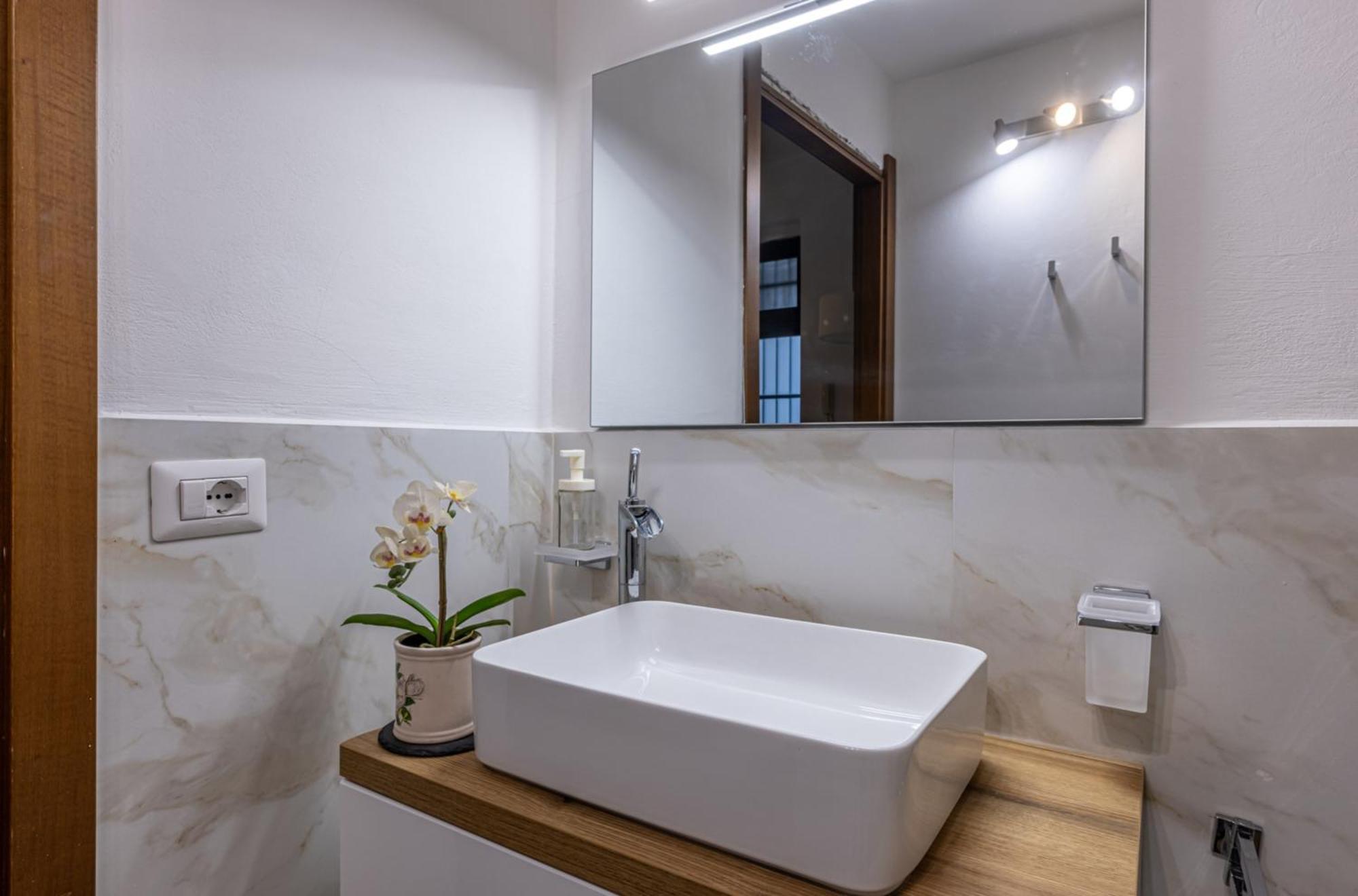 Apartment Industrial Loft In Maciacchini - Metro 50m Smartworking & Netflix *