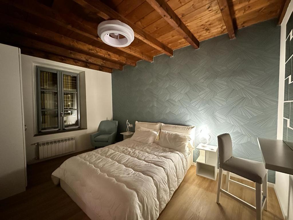 Apartment Folli Mailand