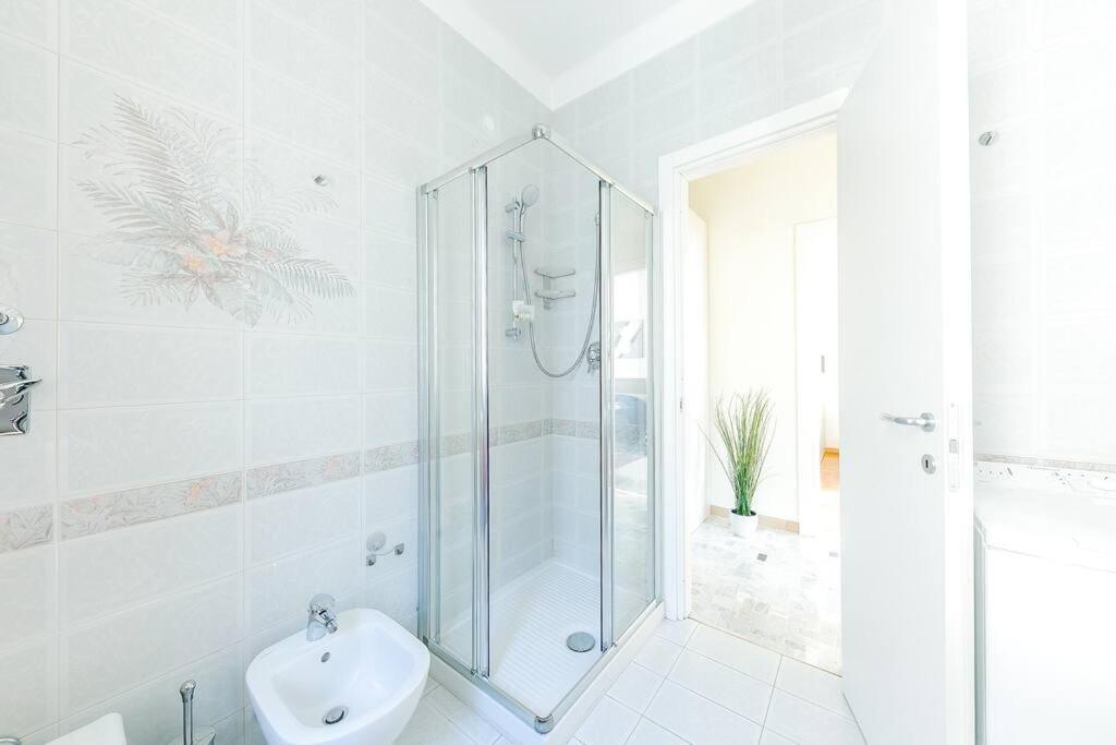 Navigli - Downtown - Duomo Spacious Two Bedroom - Close To Metro - Ac - Wi-fi Apartment Mailand