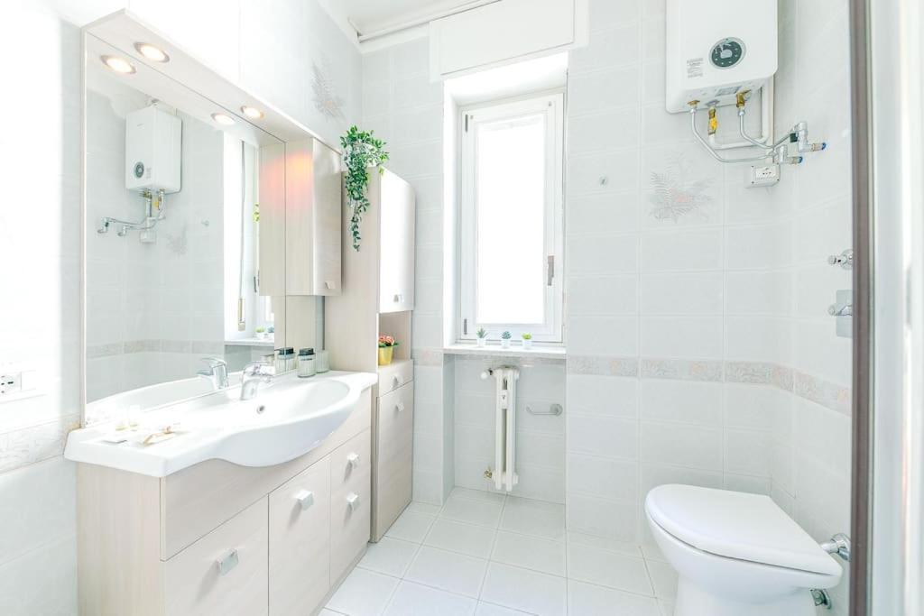 Navigli - Downtown - Duomo Spacious Two Bedroom - Close To Metro - Ac - Wi-fi Apartment