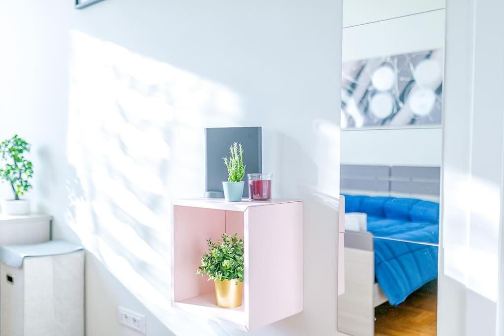 Apartment Navigli - Downtown - Duomo Spacious Two Bedroom - Close To Metro - Ac - Wi-fi *