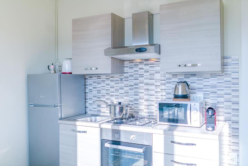 Apartment Navigli - Downtown - Duomo Spacious Two Bedroom - Close To Metro - Ac - Wi-fi *