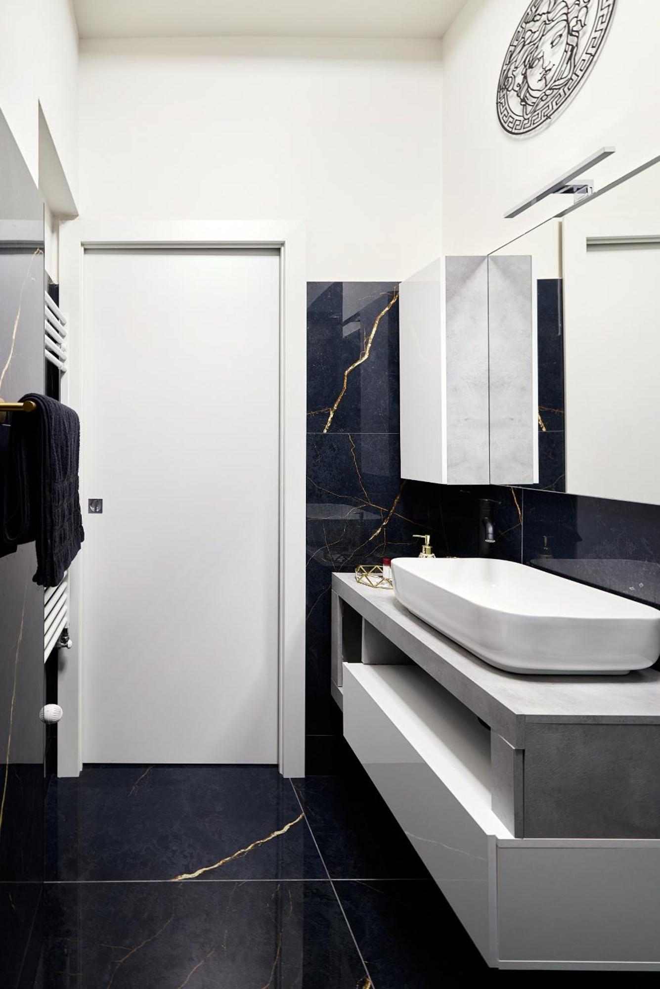 Italian Fashion - Luxurious Marble City Center *