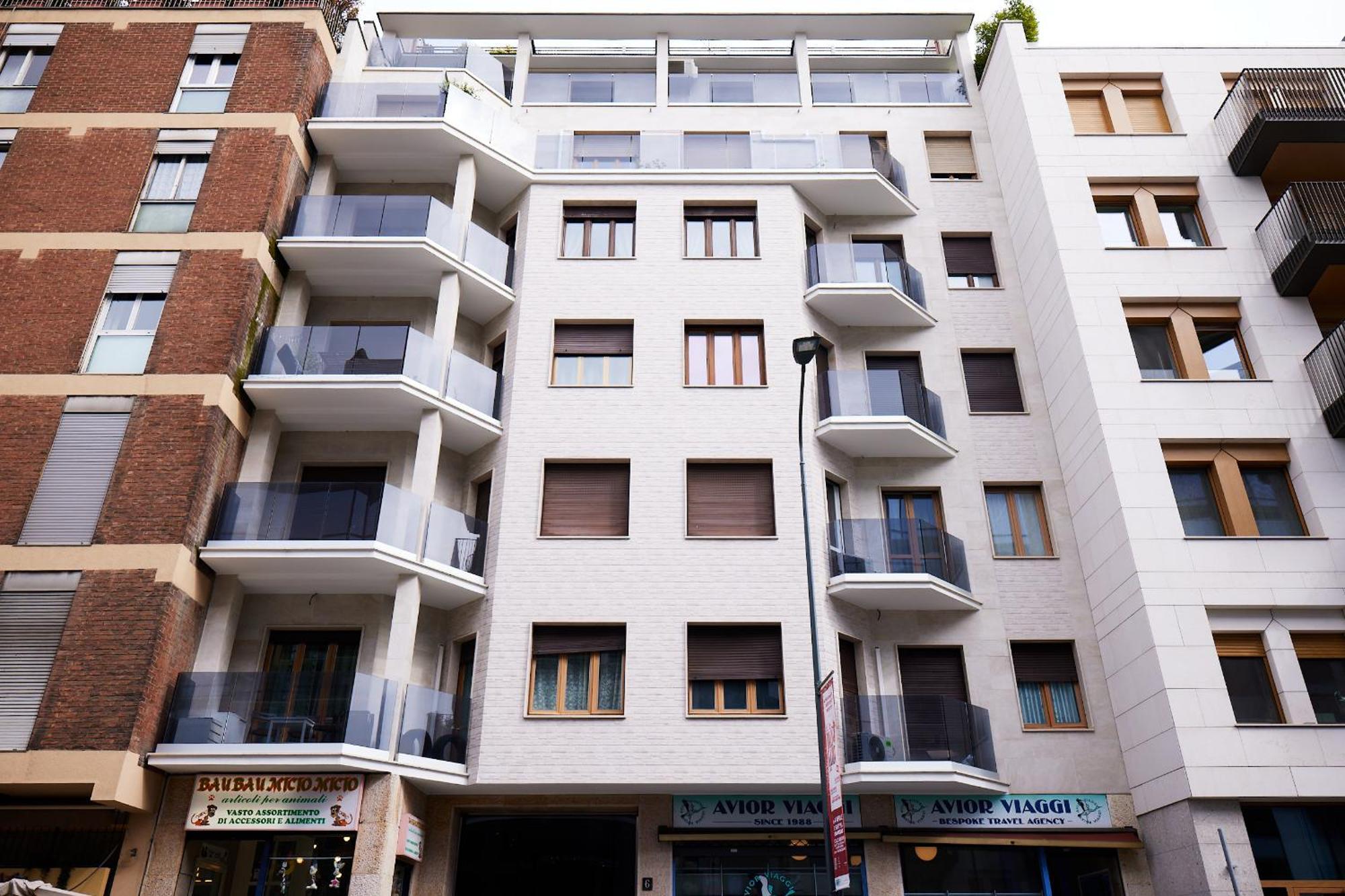 Italian Fashion - Luxurious Marble City Center Apartment *