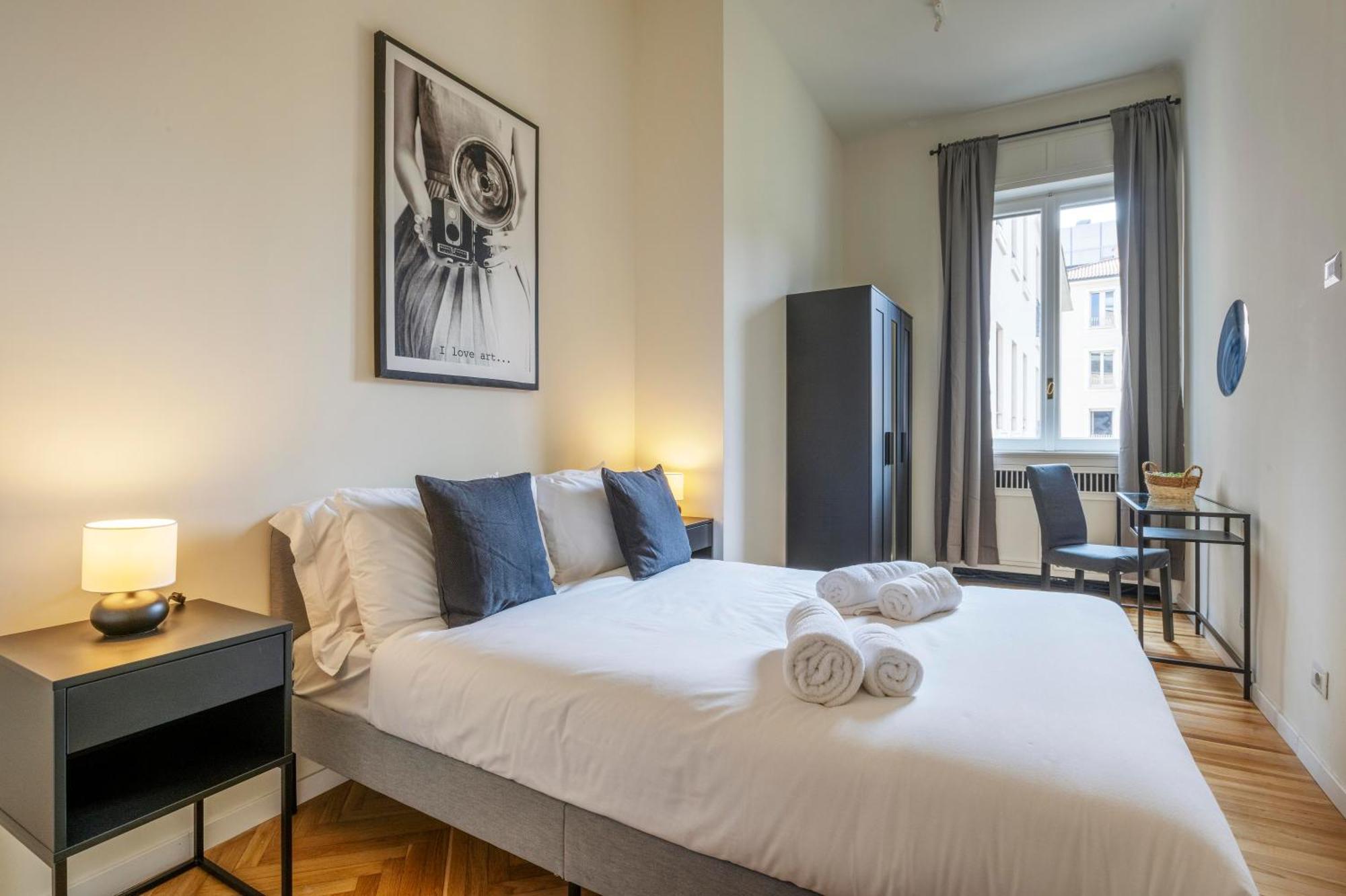Elegant Brand New Near Duomo Apartamento Milão