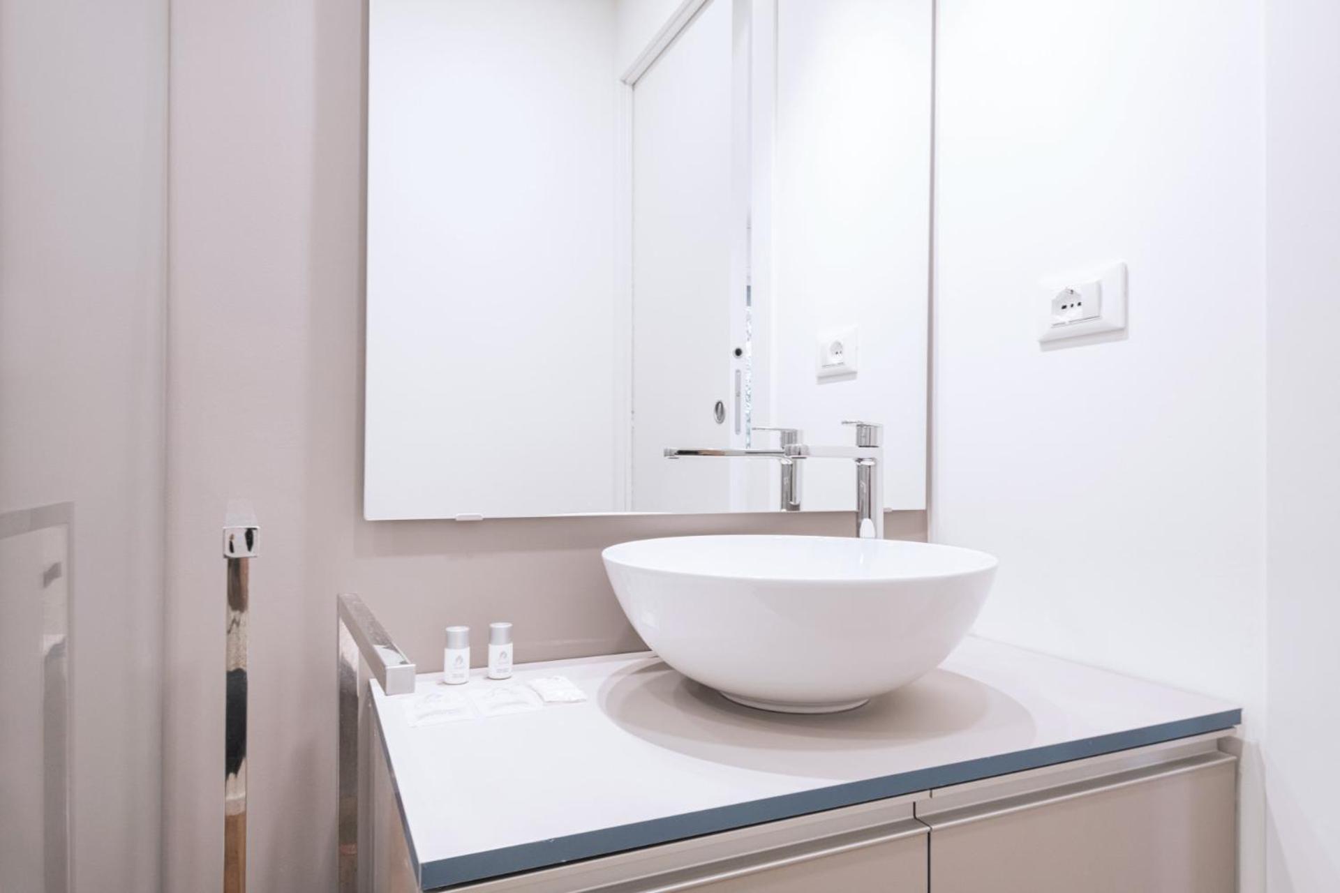 Easylife - Nuovo Bilocale Con Balcone S.agostino Apartamento *
