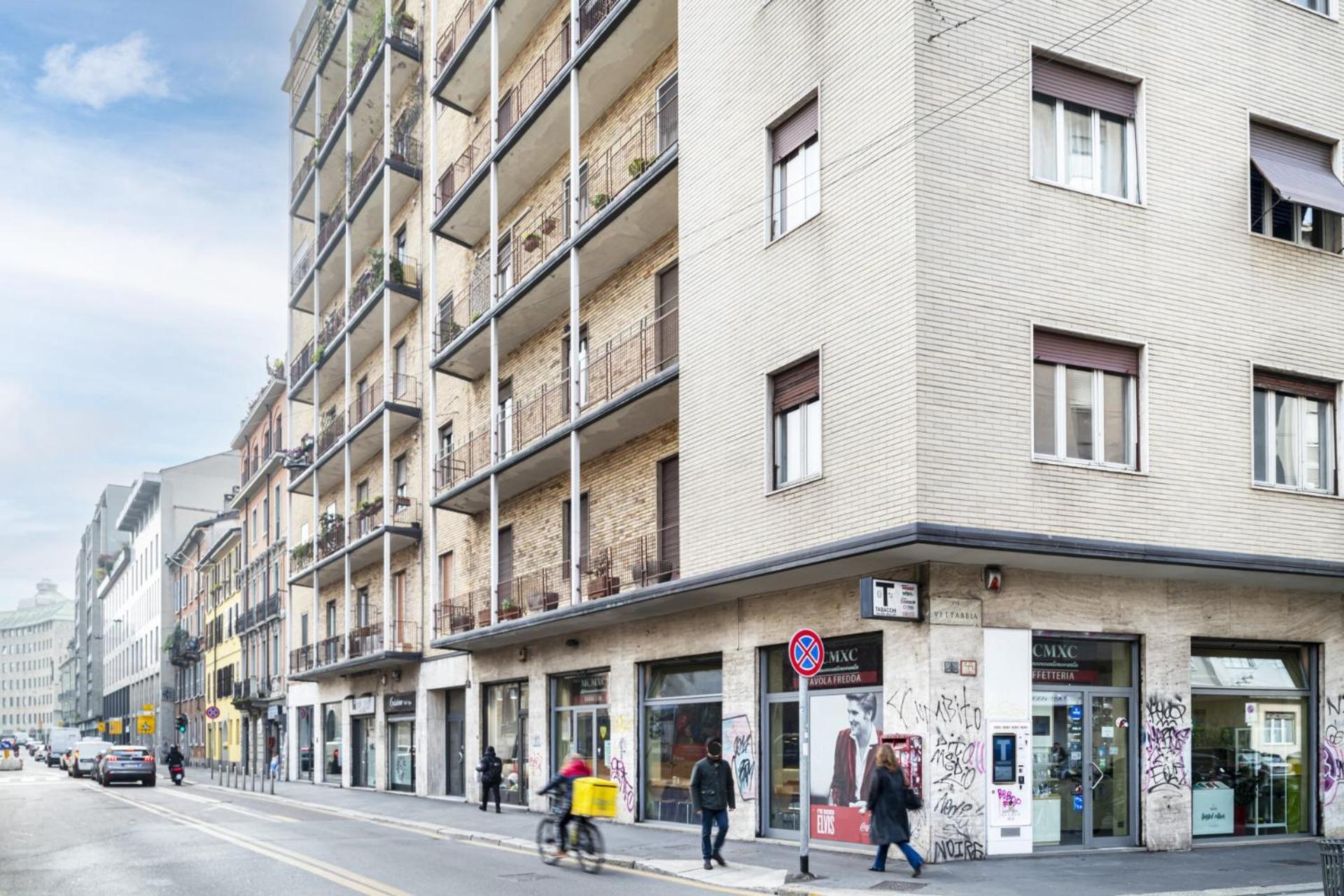 Easylife - Golden * Milan