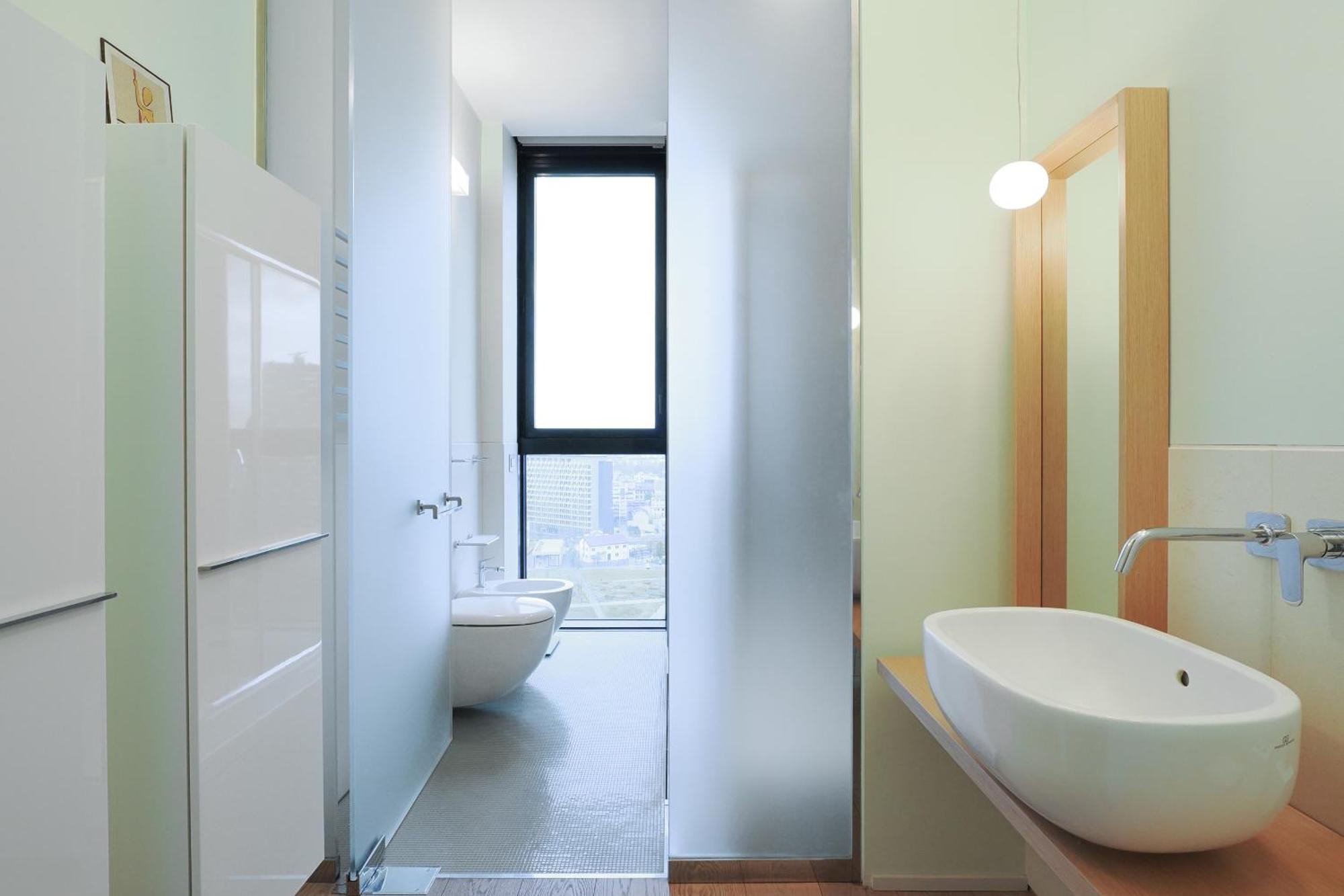 Elegant & Spacious In Solaria - View Apartment Mailand